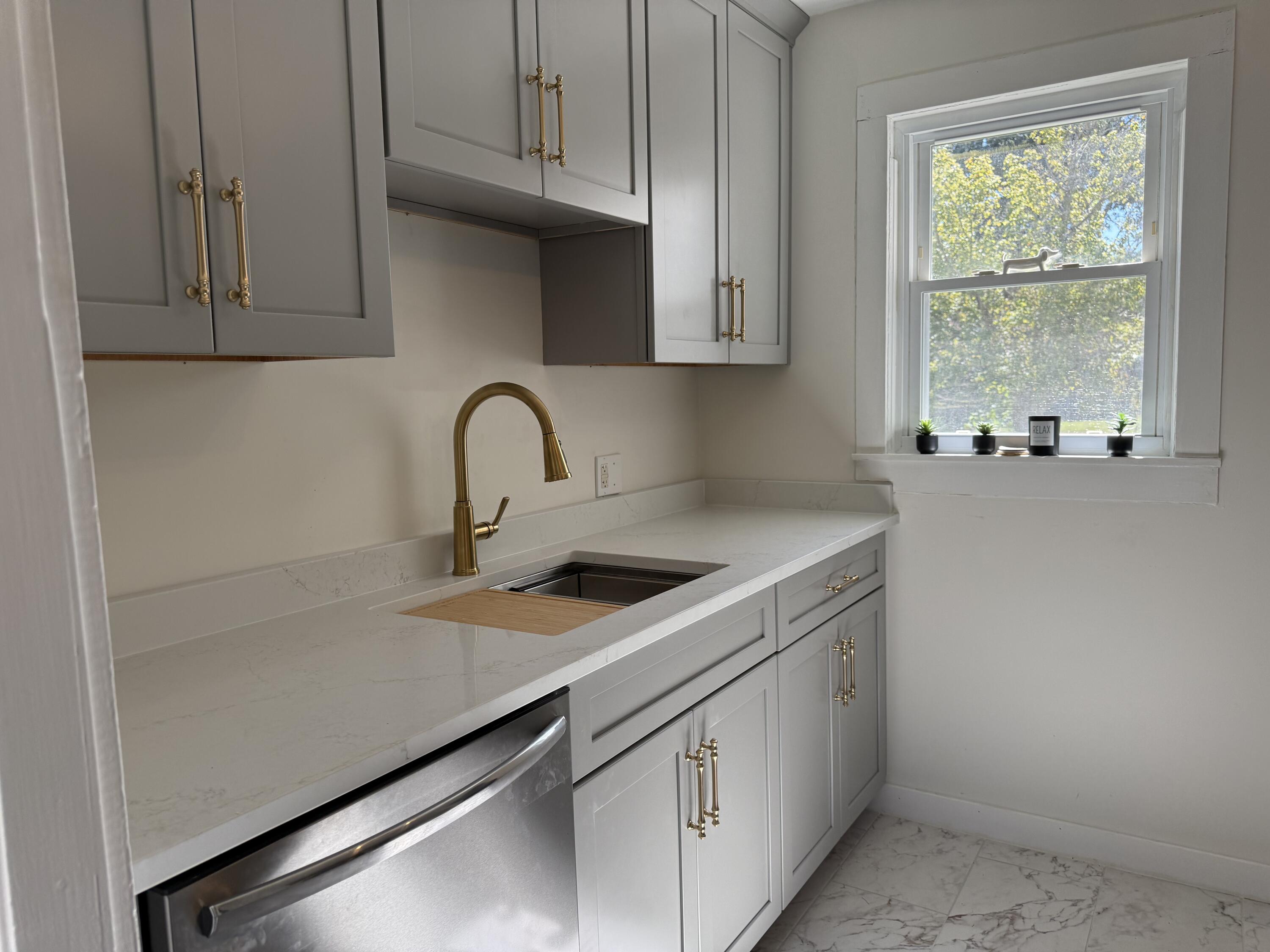 1007 Payne Street Property Photo 6
