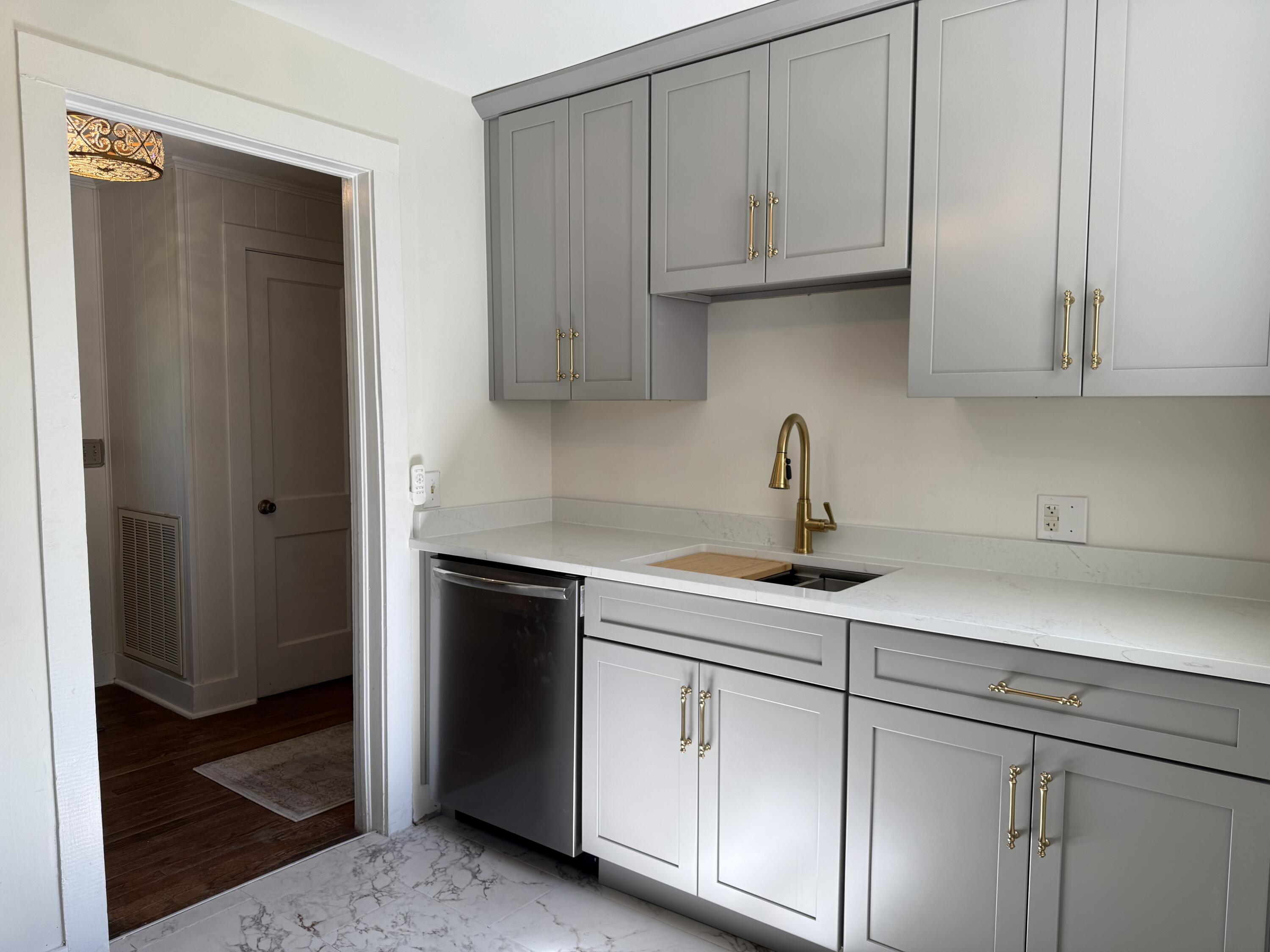 1007 Payne Street Property Photo 8