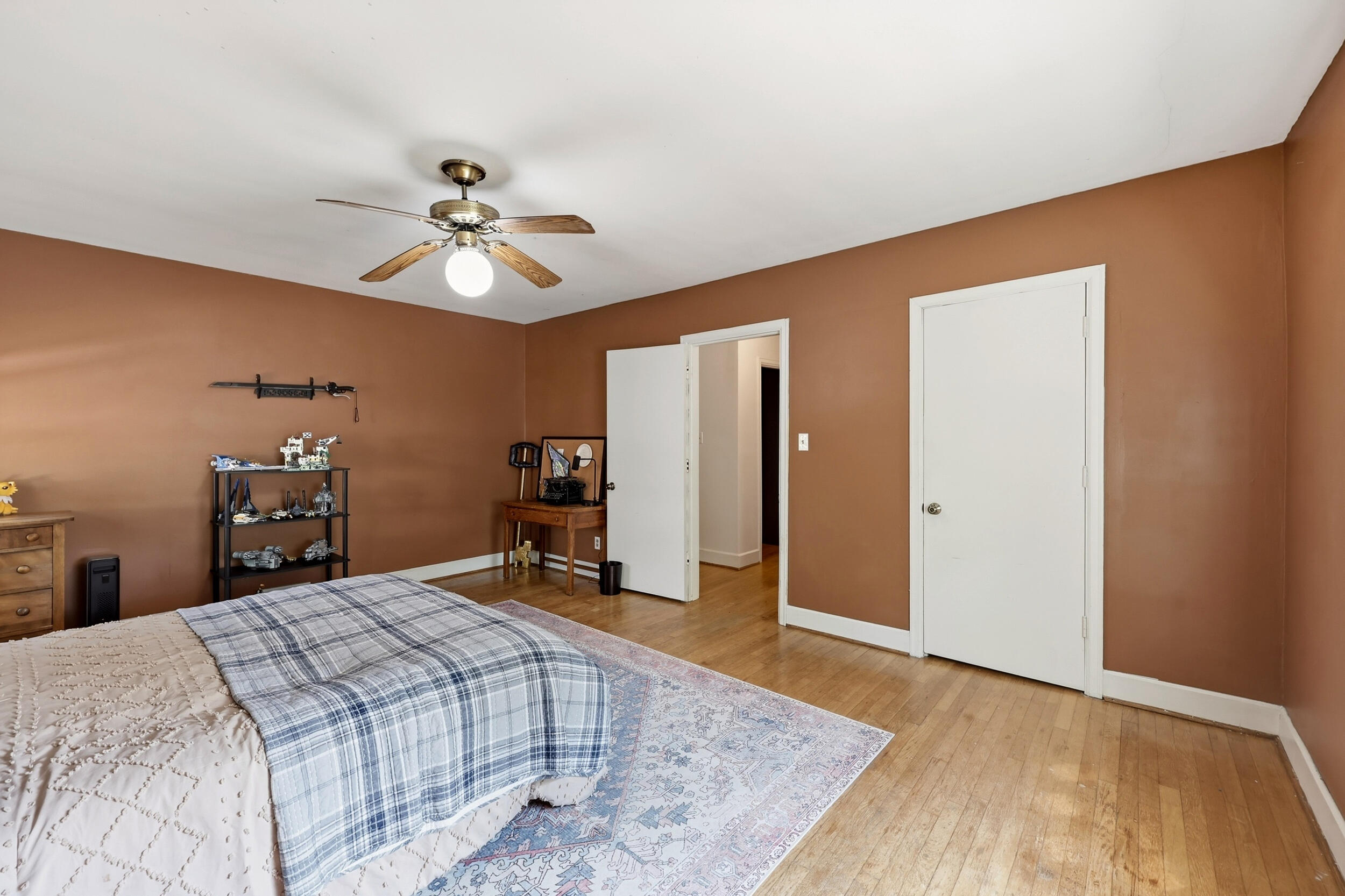 251 Larch Lane Property Photo 18