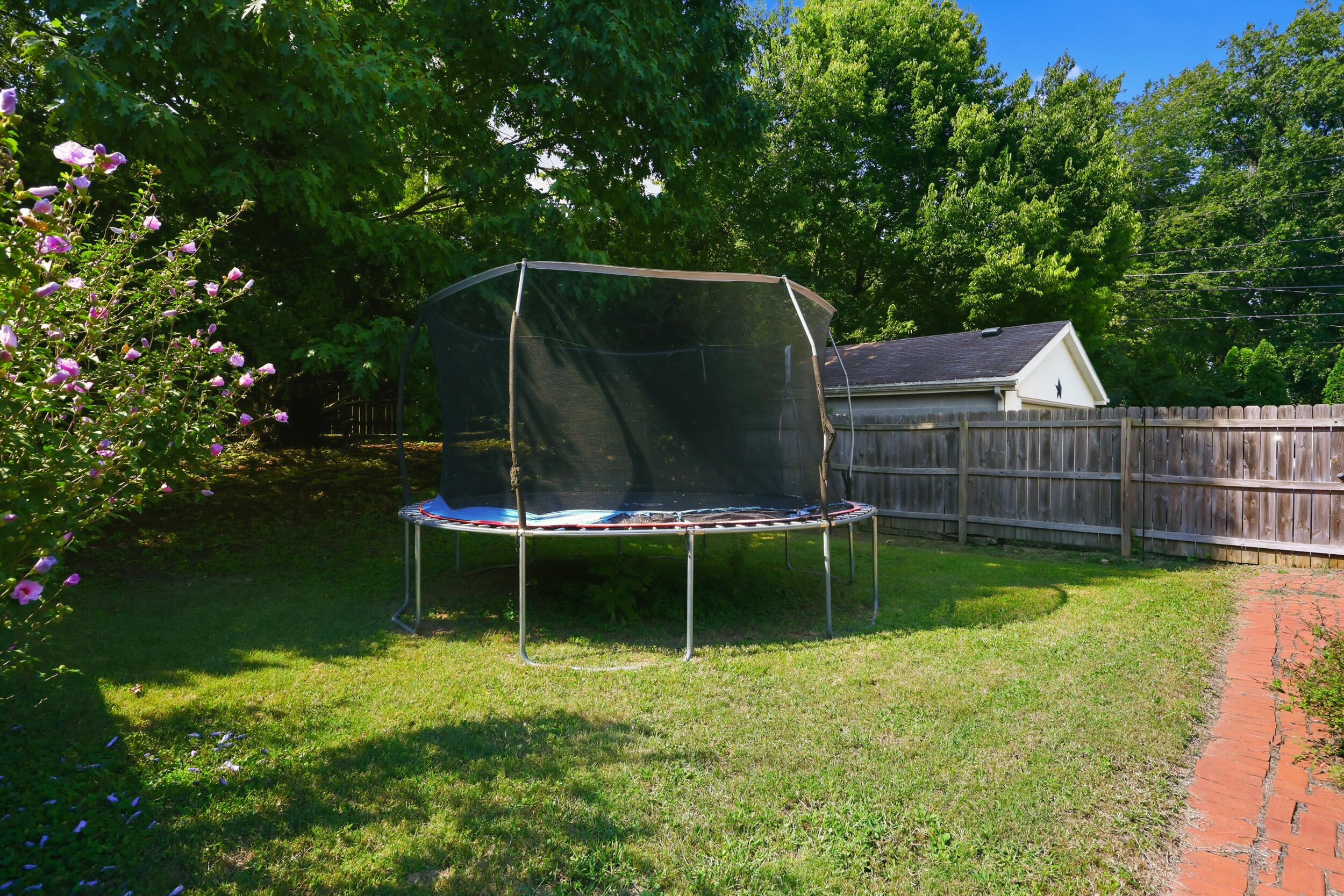 251 Larch Lane Property Photo 26