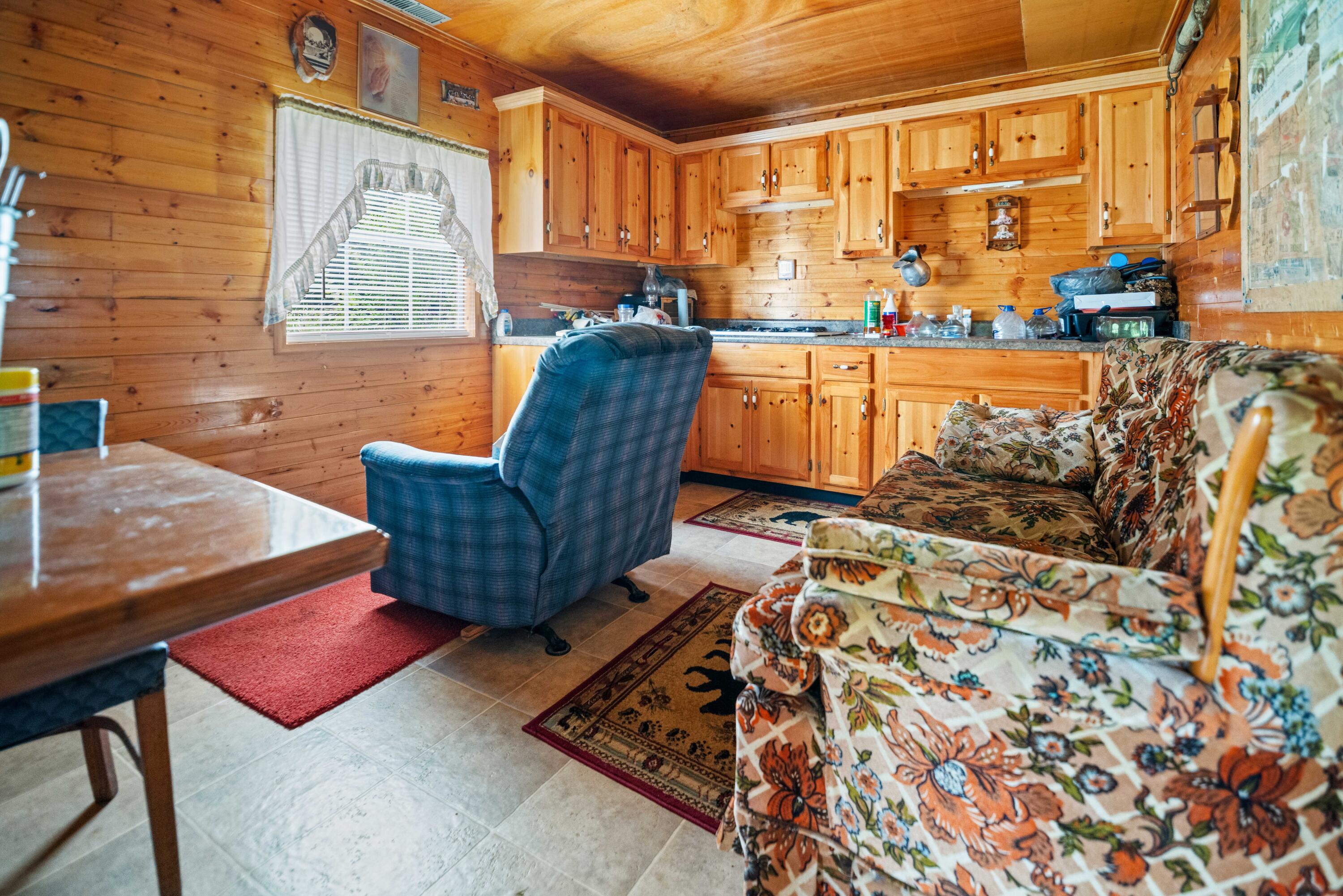 480 Phillips Hollow Road Property Photo 13