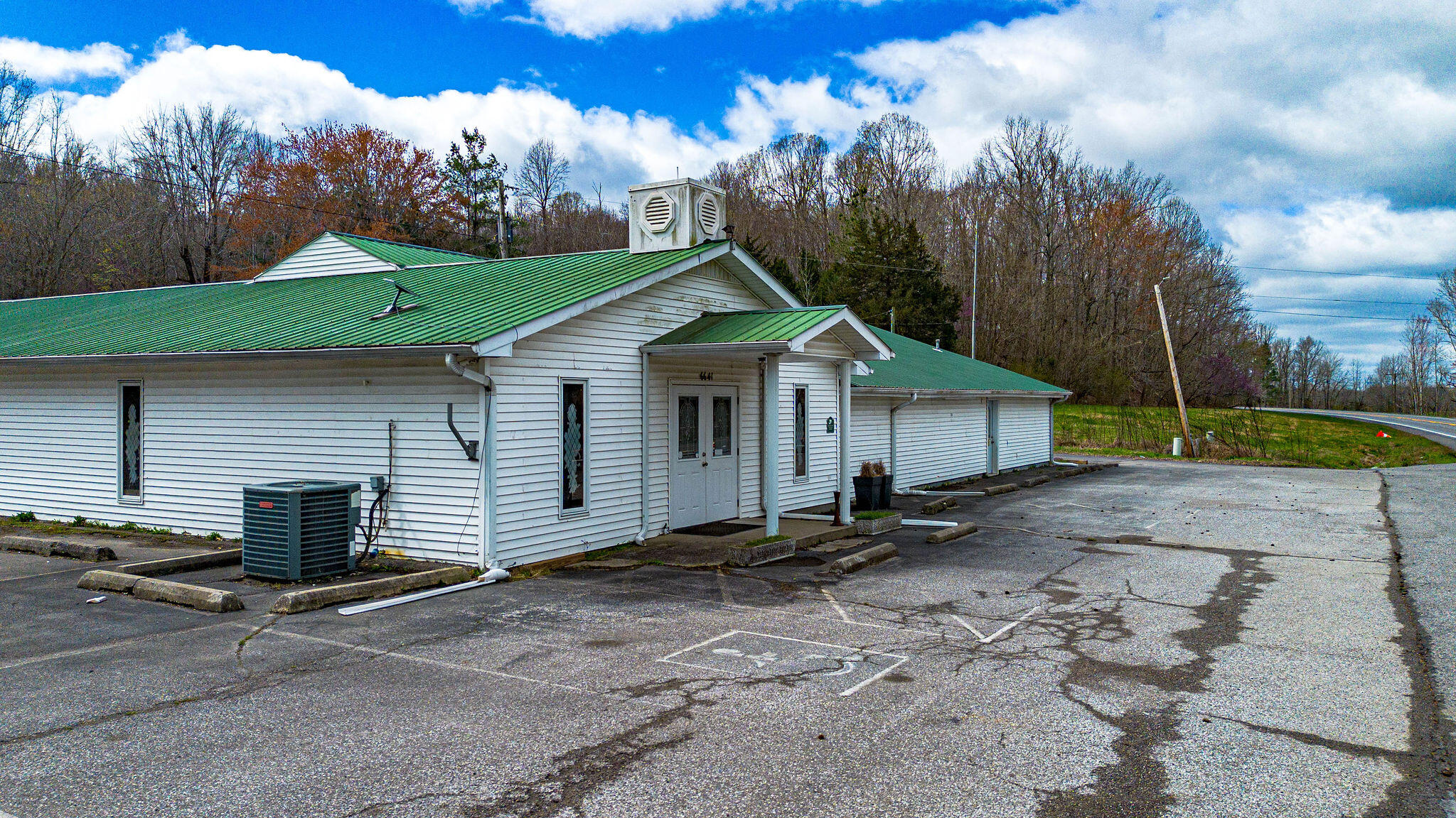6641 Us-62 Property Photo 4