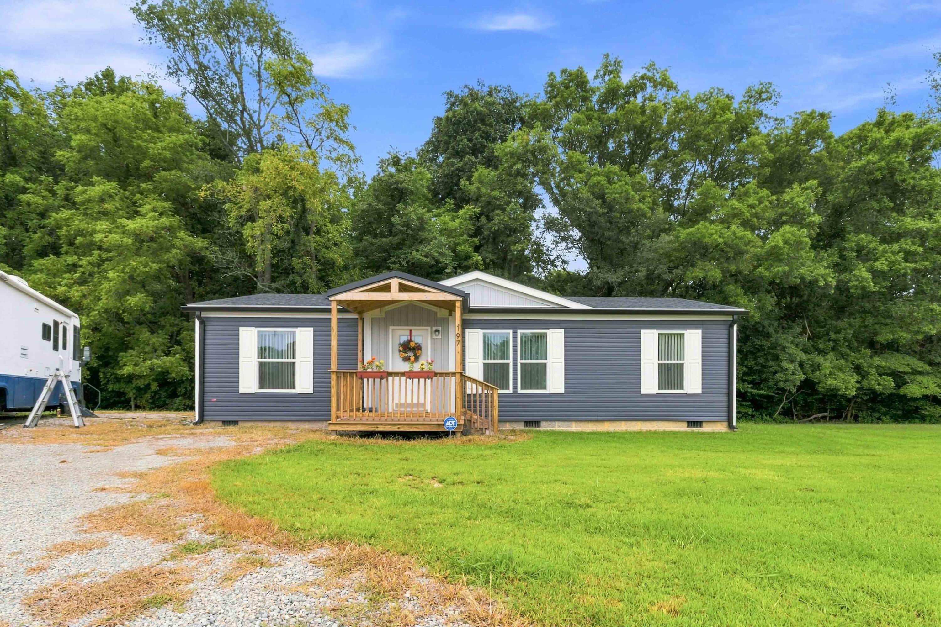 197 Drew Lane Property Photo 2