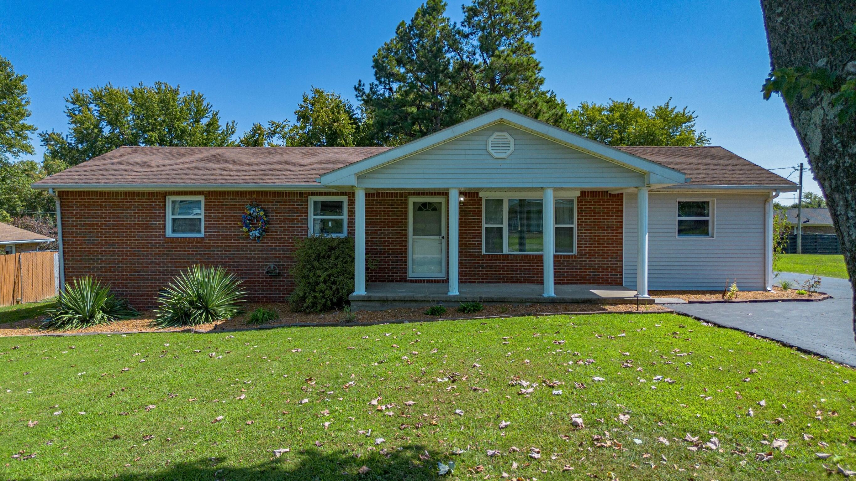204 Summit Drive Property Photo 2