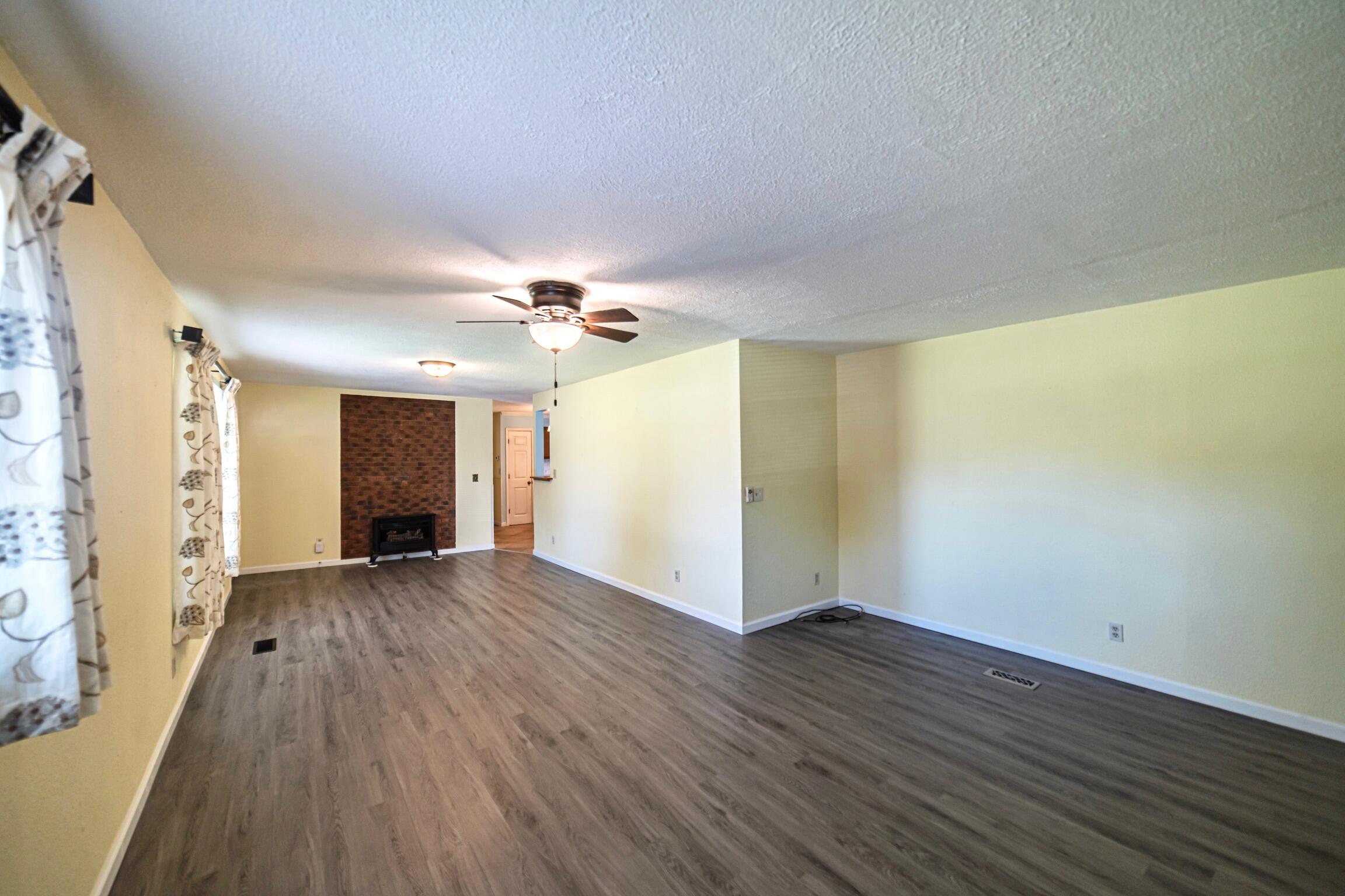 204 Summit Drive Property Photo 8