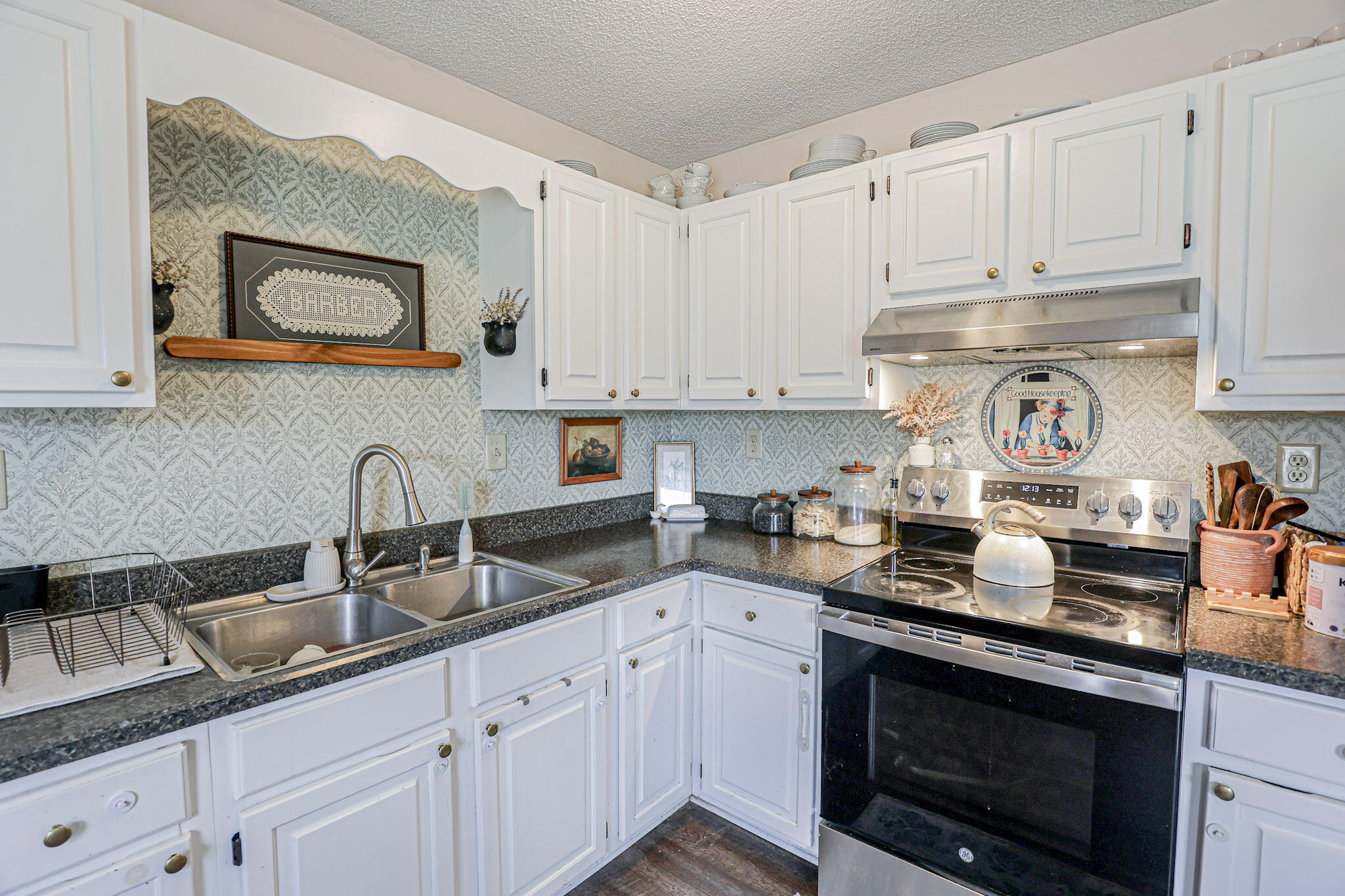 2910 Aubrey Drive Property Photo 12