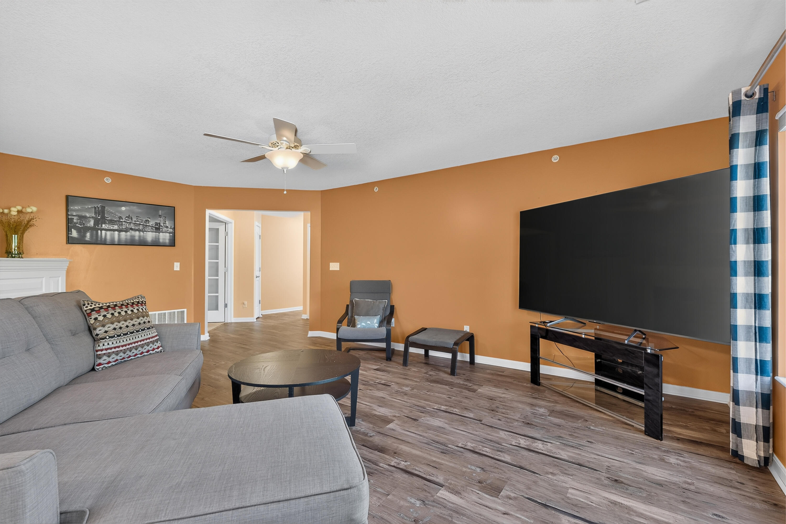 2229 Rolling Hills Drive Property Photo 5