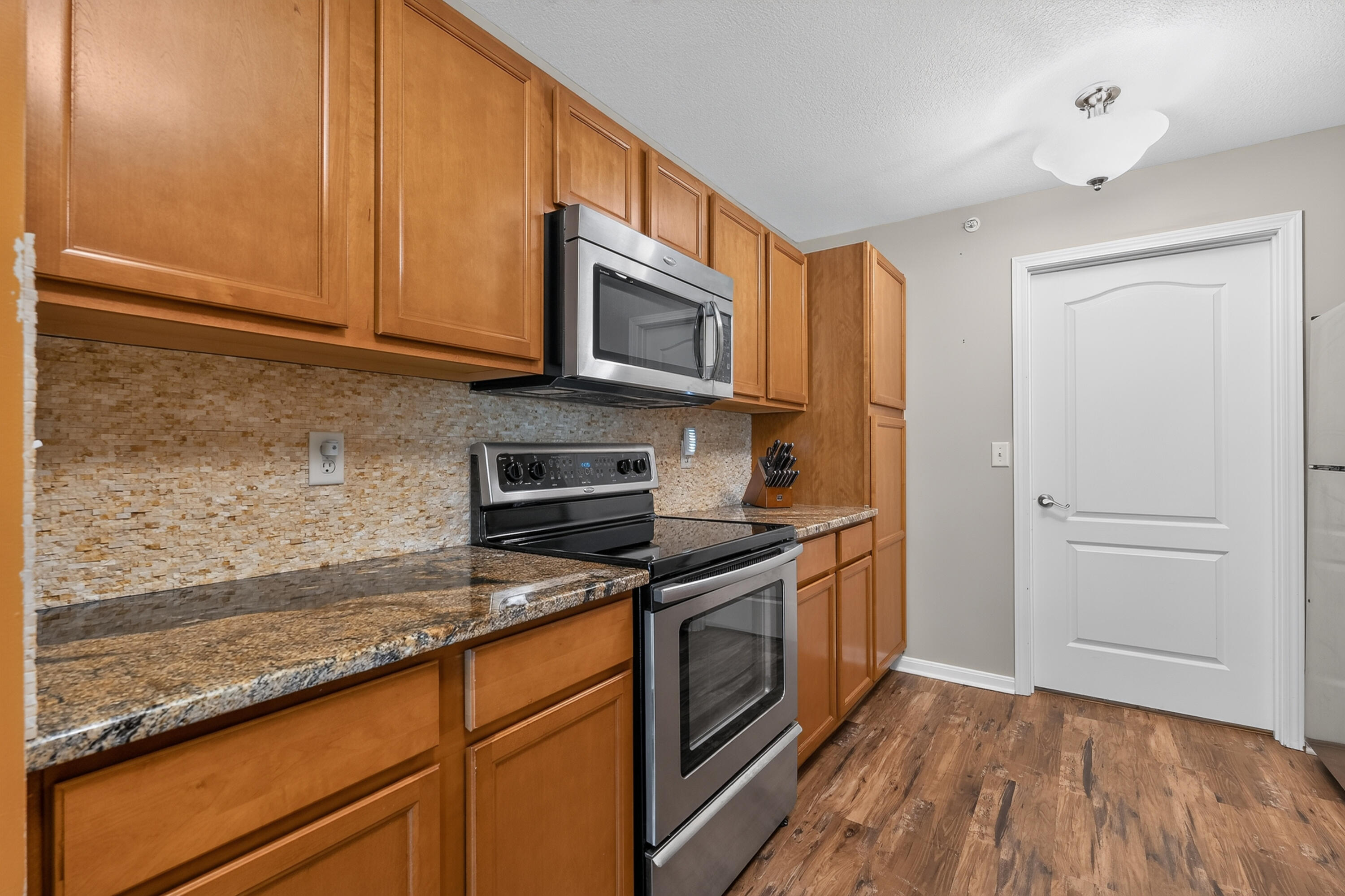 2229 Rolling Hills Drive Property Photo 8