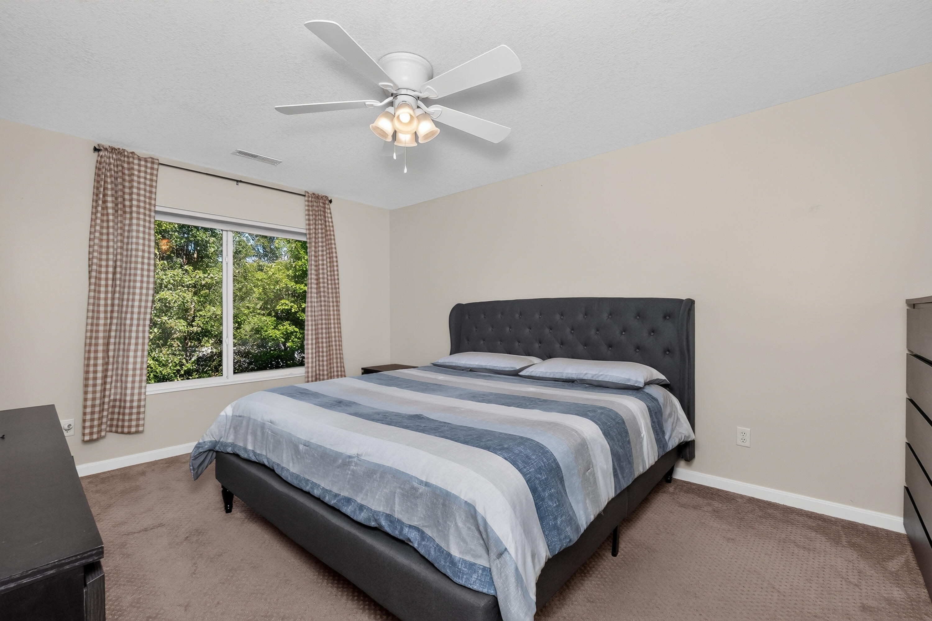 2229 Rolling Hills Drive Property Photo 9