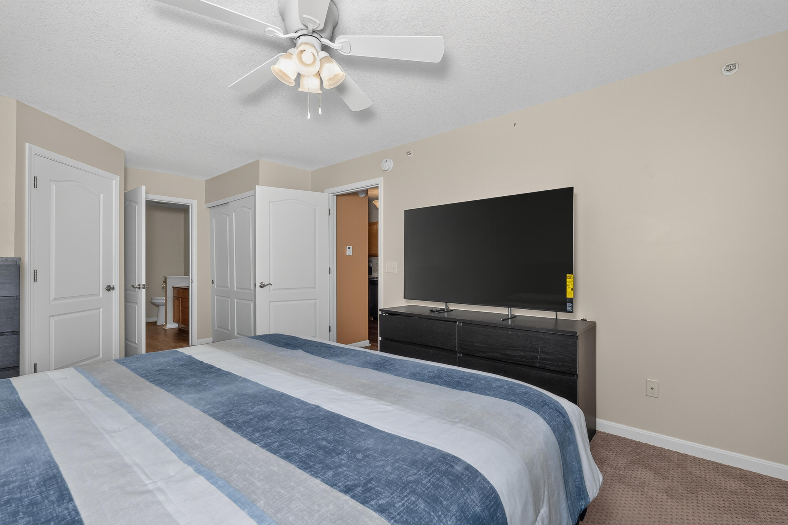 2229 Rolling Hills Drive Property Photo 11