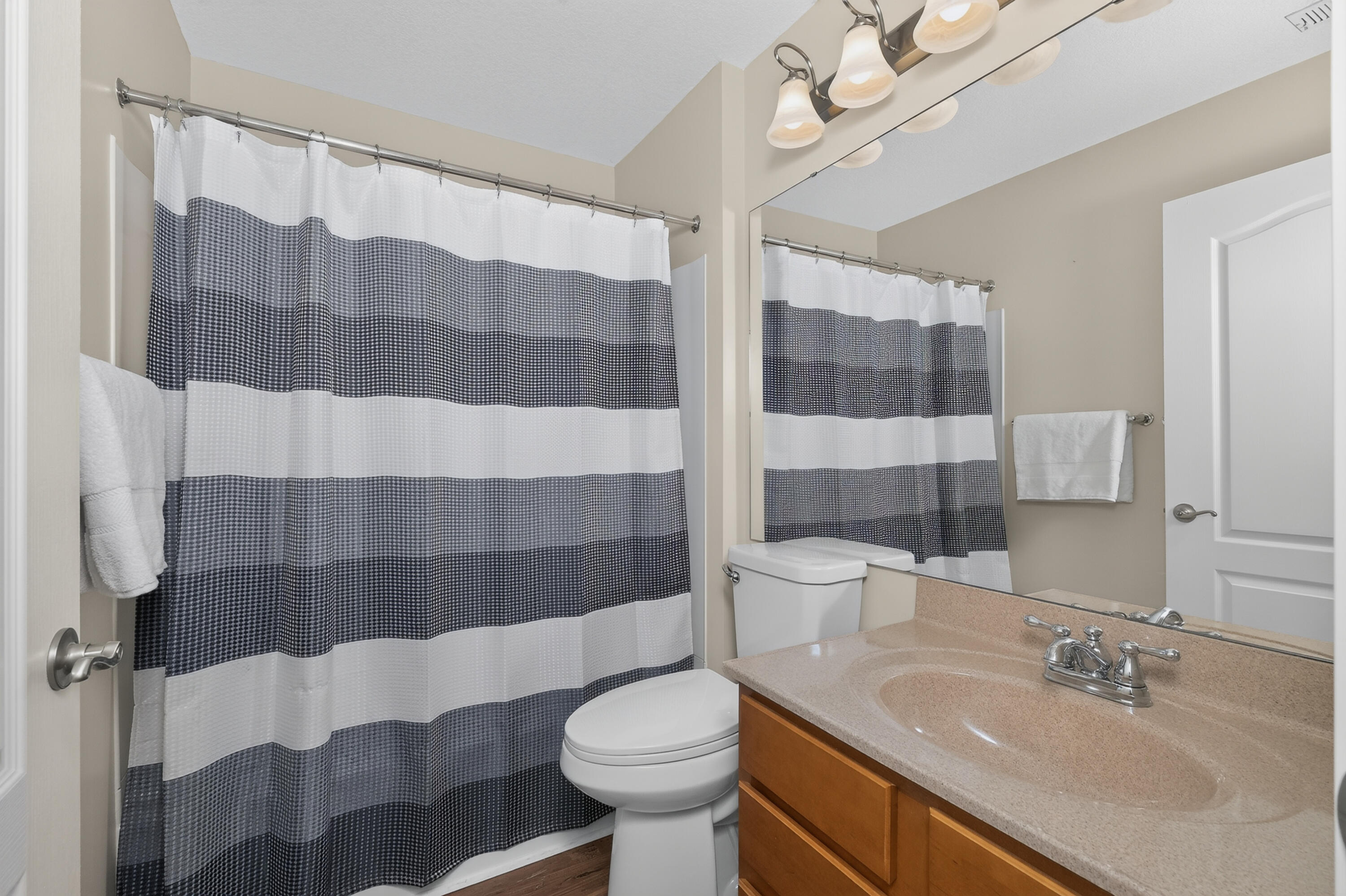 2229 Rolling Hills Drive Property Photo 15
