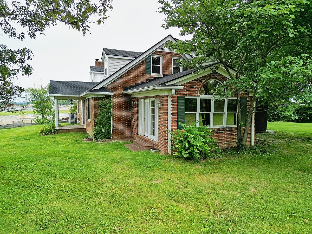 2399 Irvine Road Property Photo 5