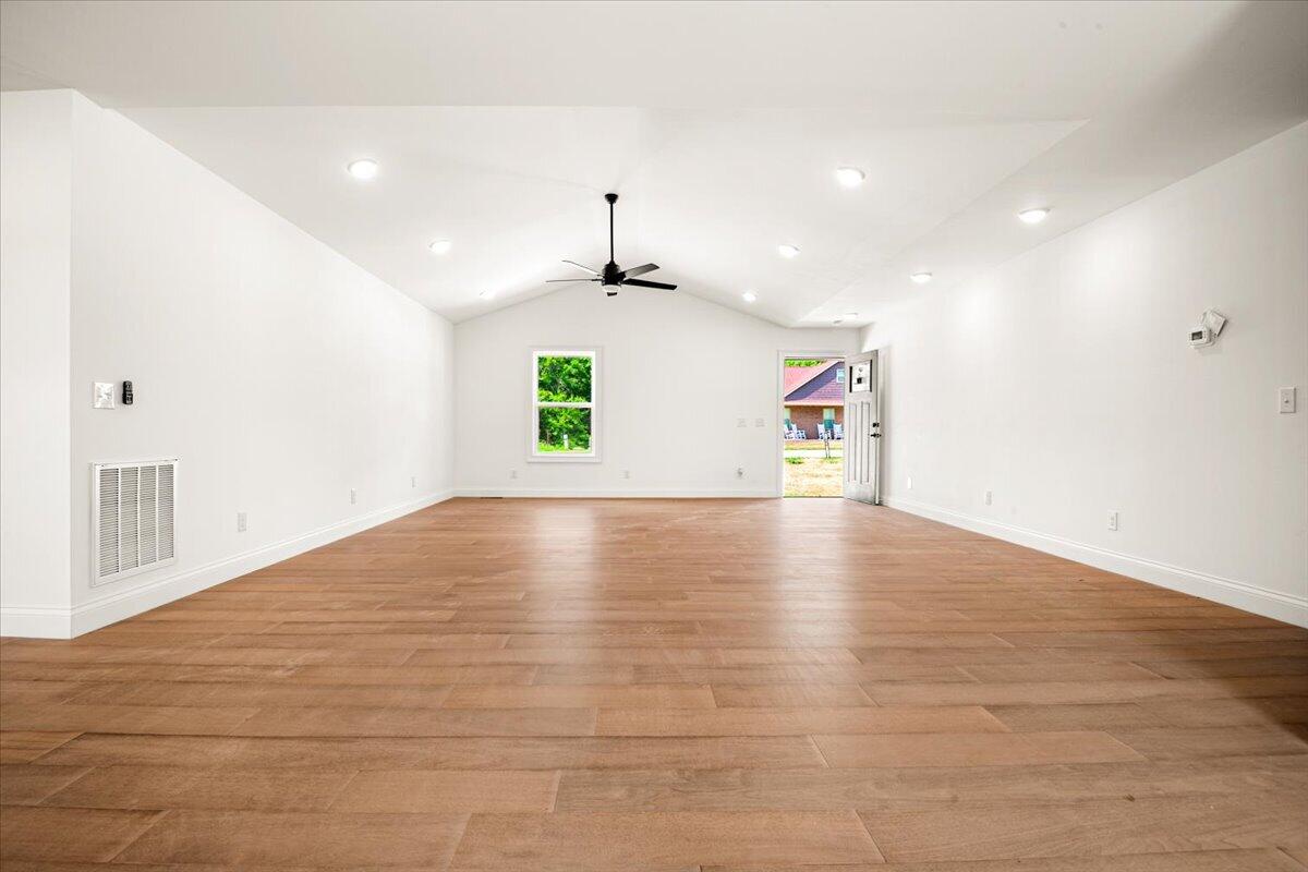451 Madison Circle Property Photo 5