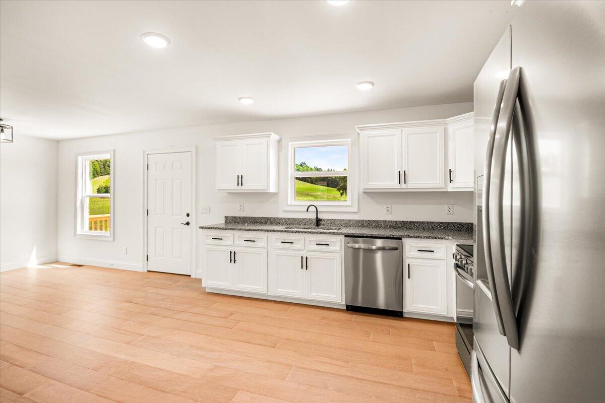 451 Madison Circle Property Photo 13