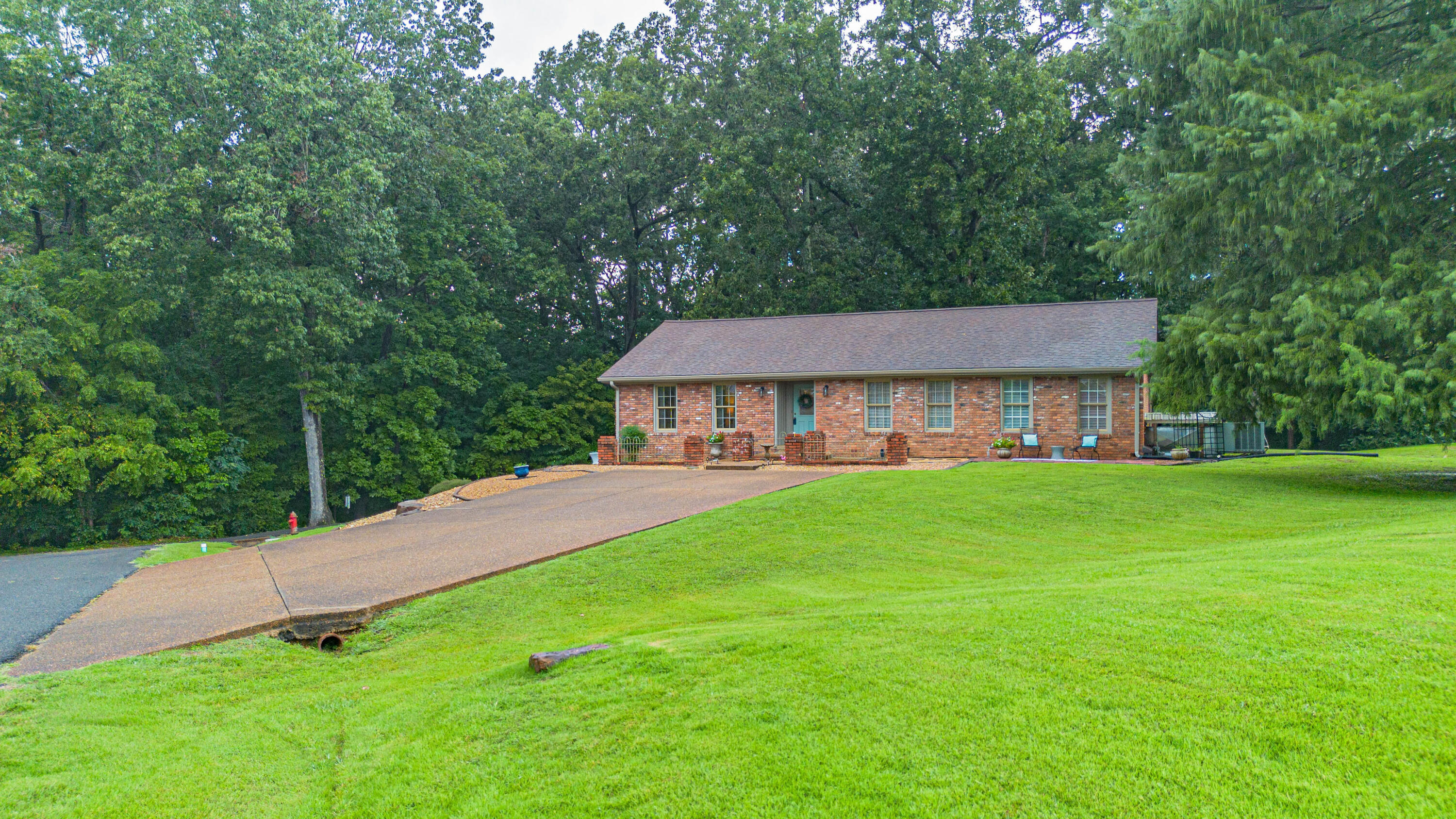 206 Circle Drive Property Photo 4