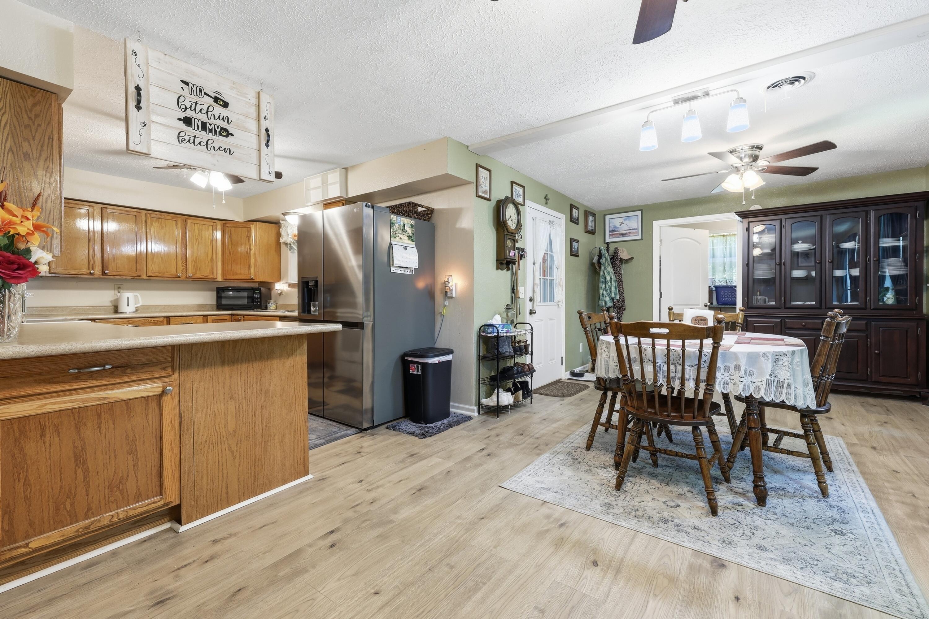 255 4th Street Property Photo 4