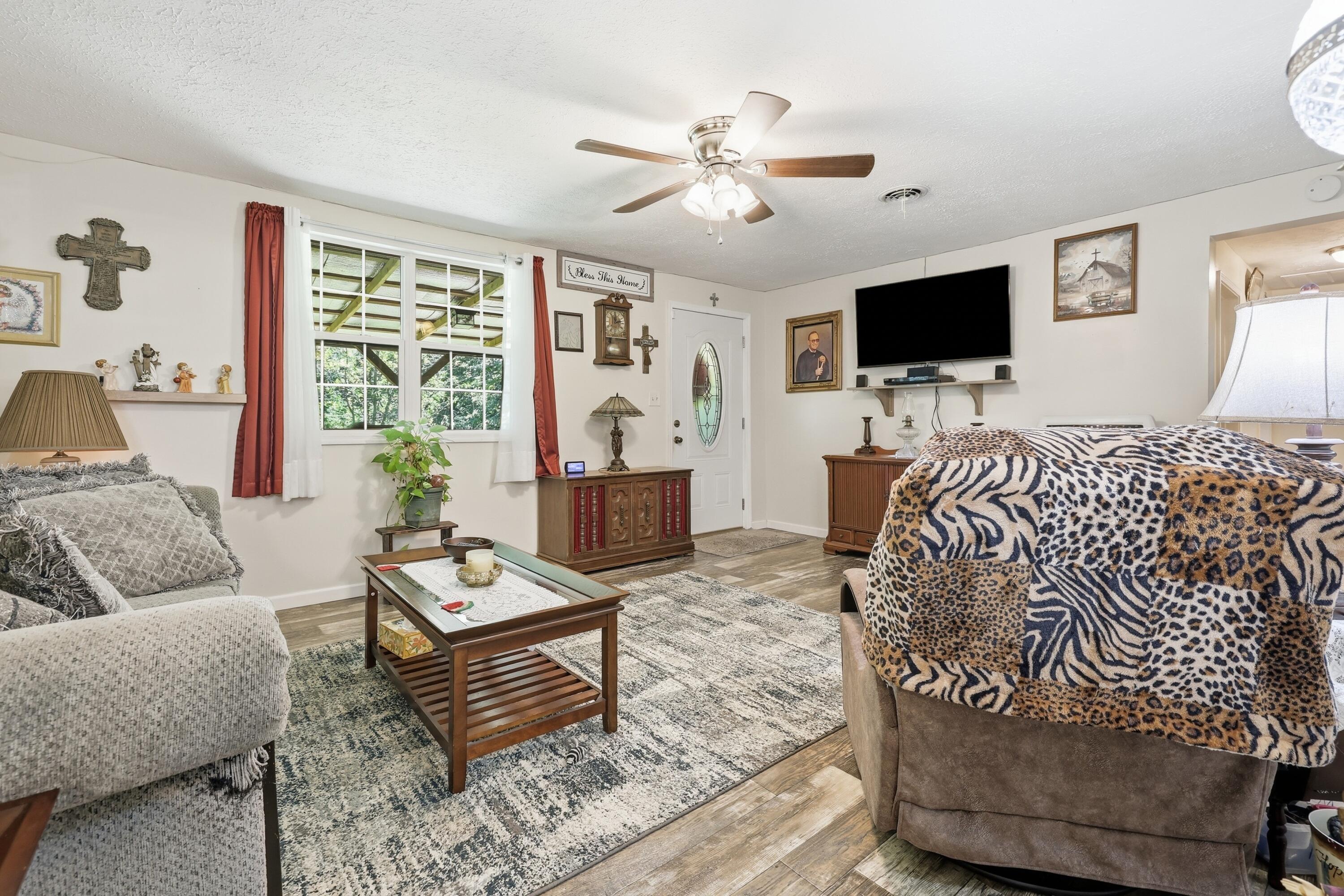 255 4th Street Property Photo 14