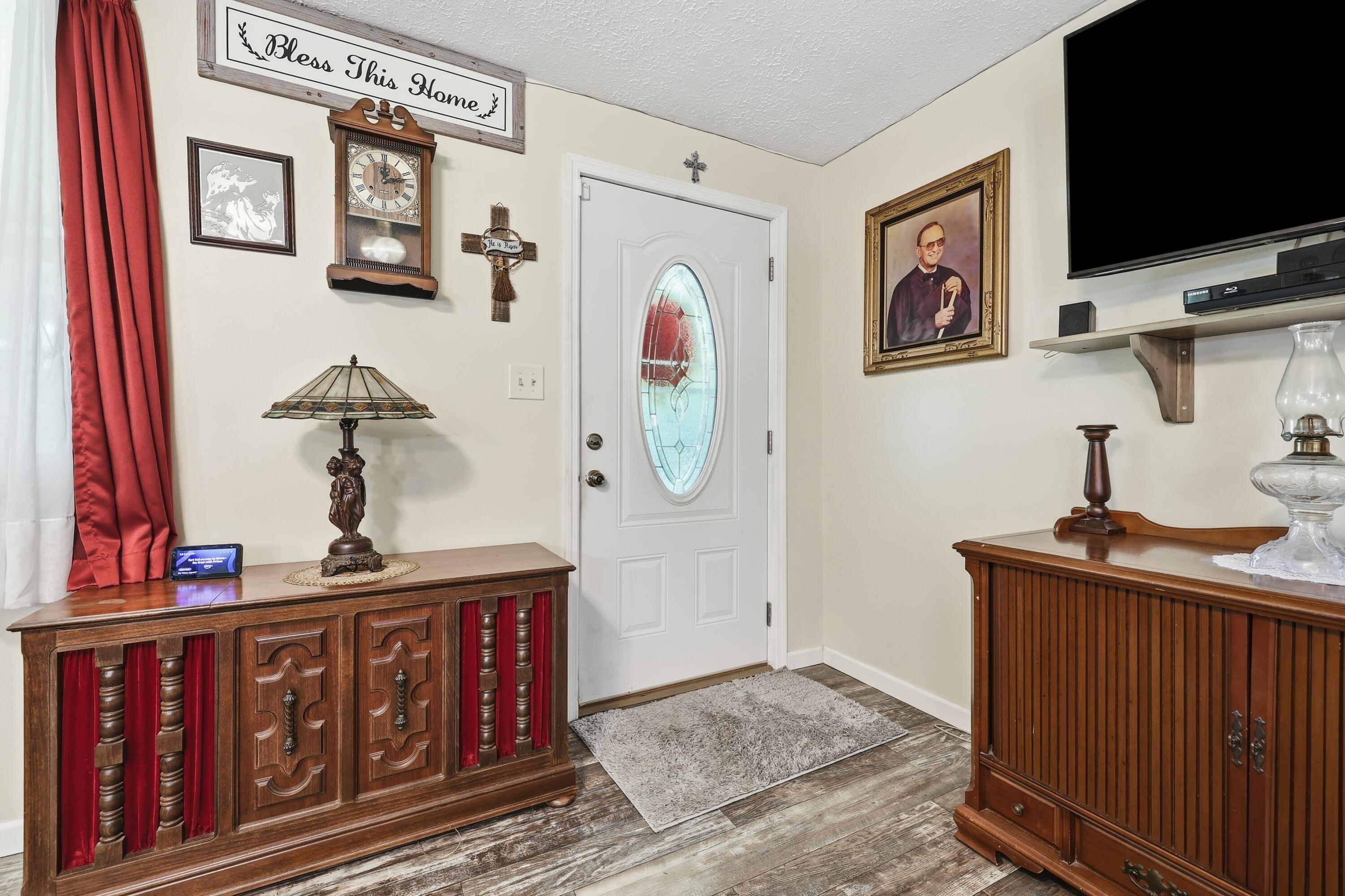 255 4th Street Property Photo 15