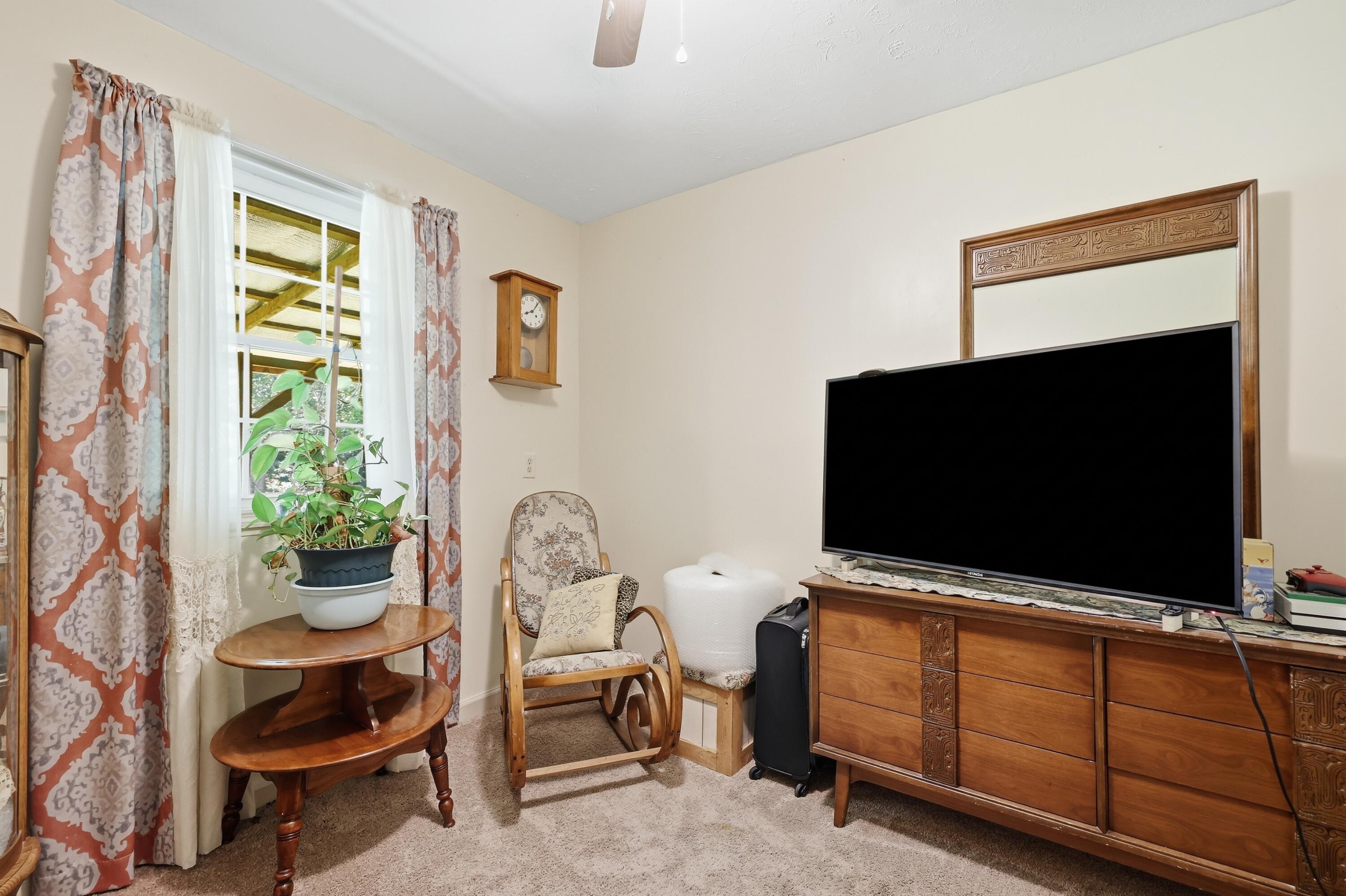 255 4th Street Property Photo 18