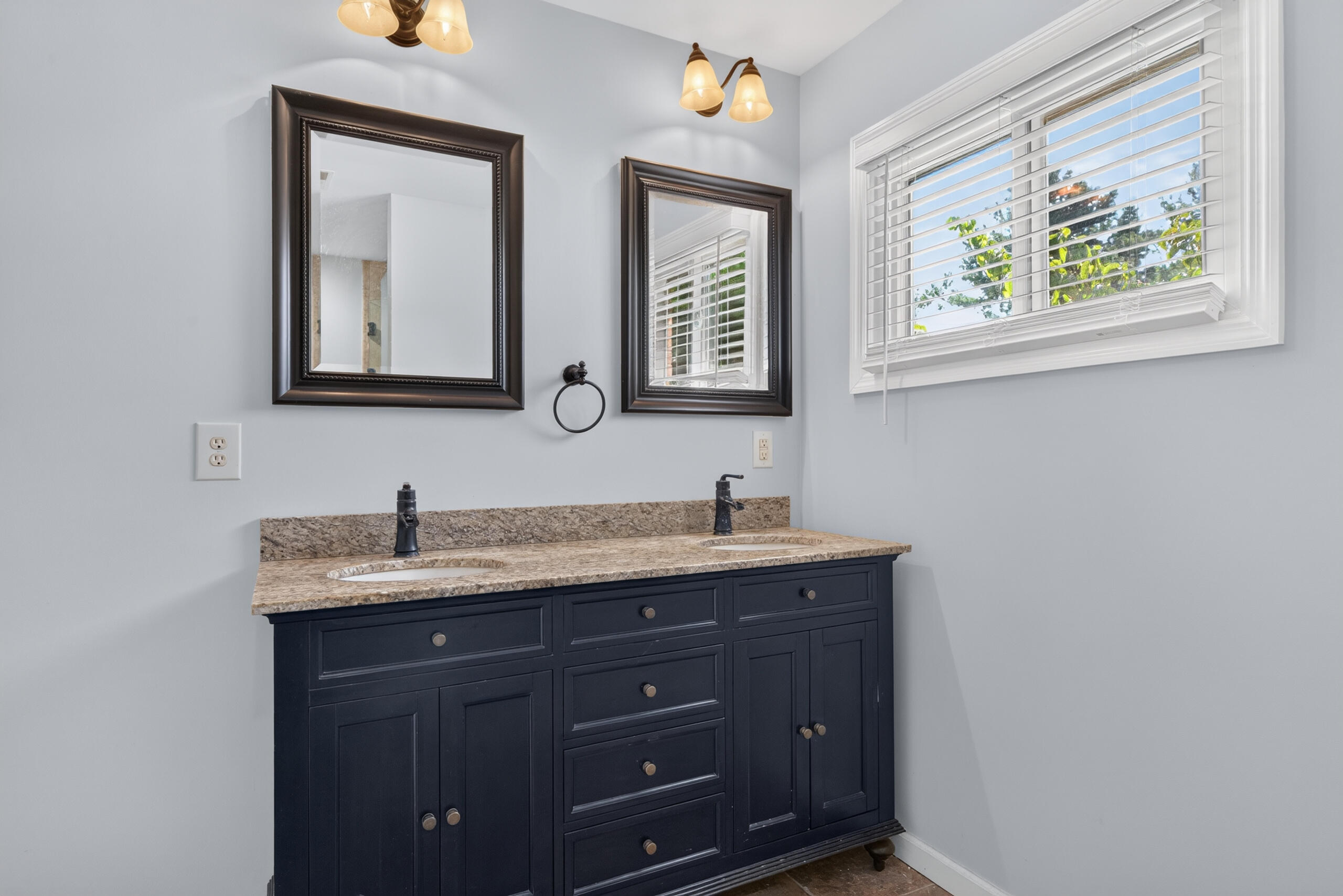 2216 Cascade Way Property Photo 28
