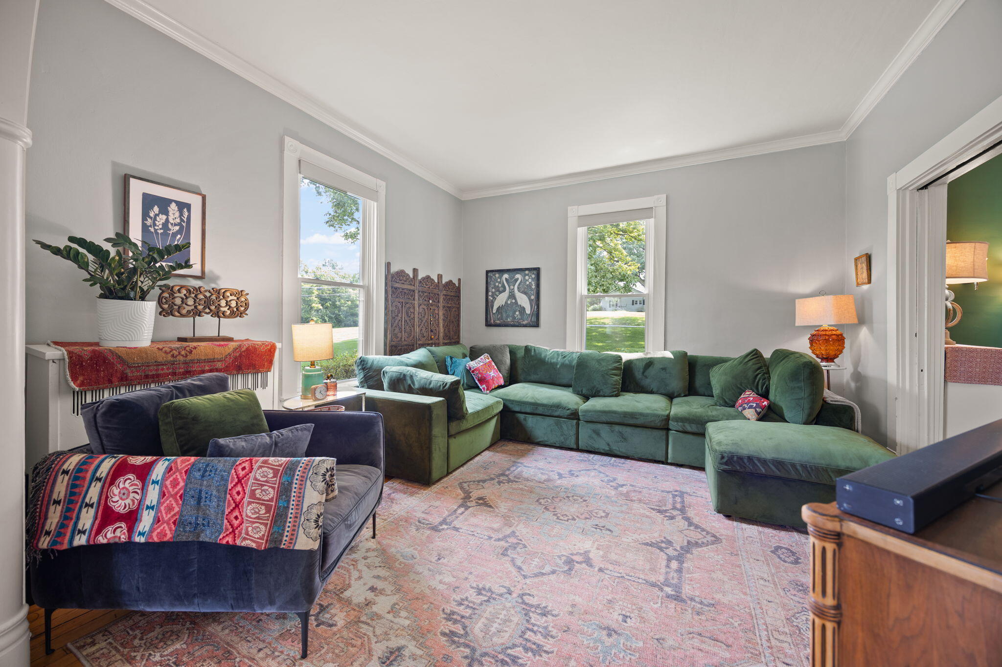 221 Somerset Street Property Photo 8