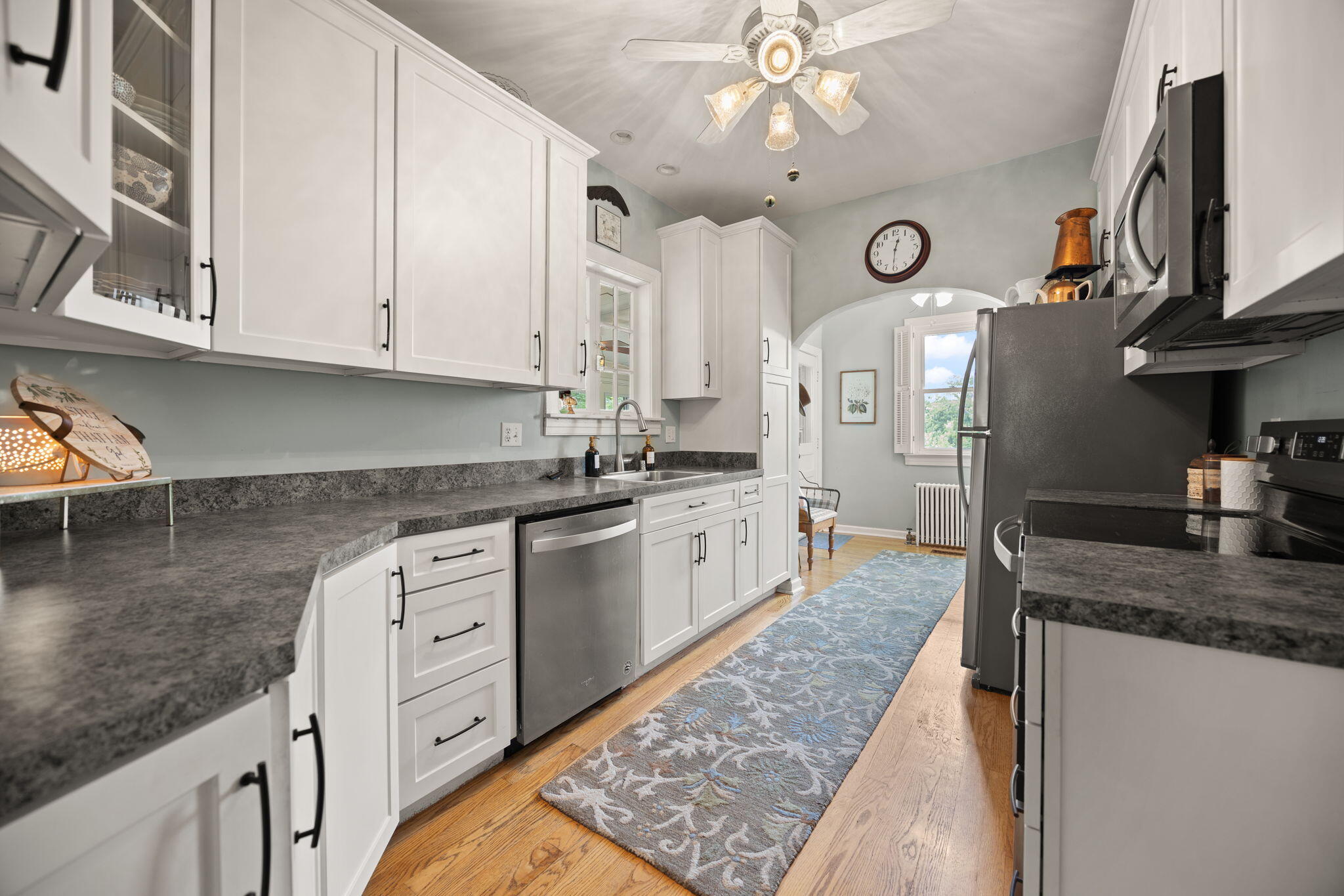 221 Somerset Street Property Photo 13
