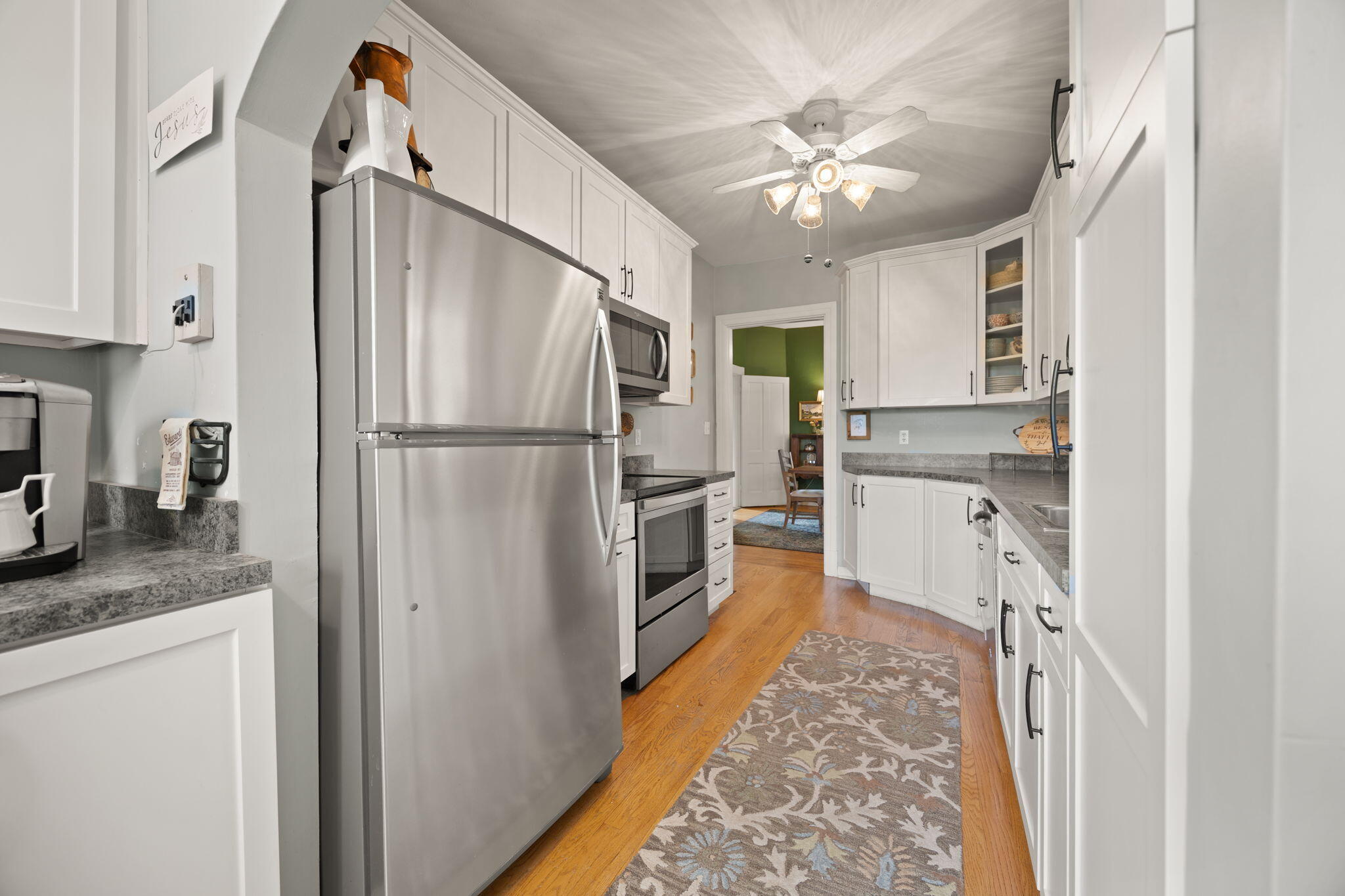 221 Somerset Street Property Photo 15