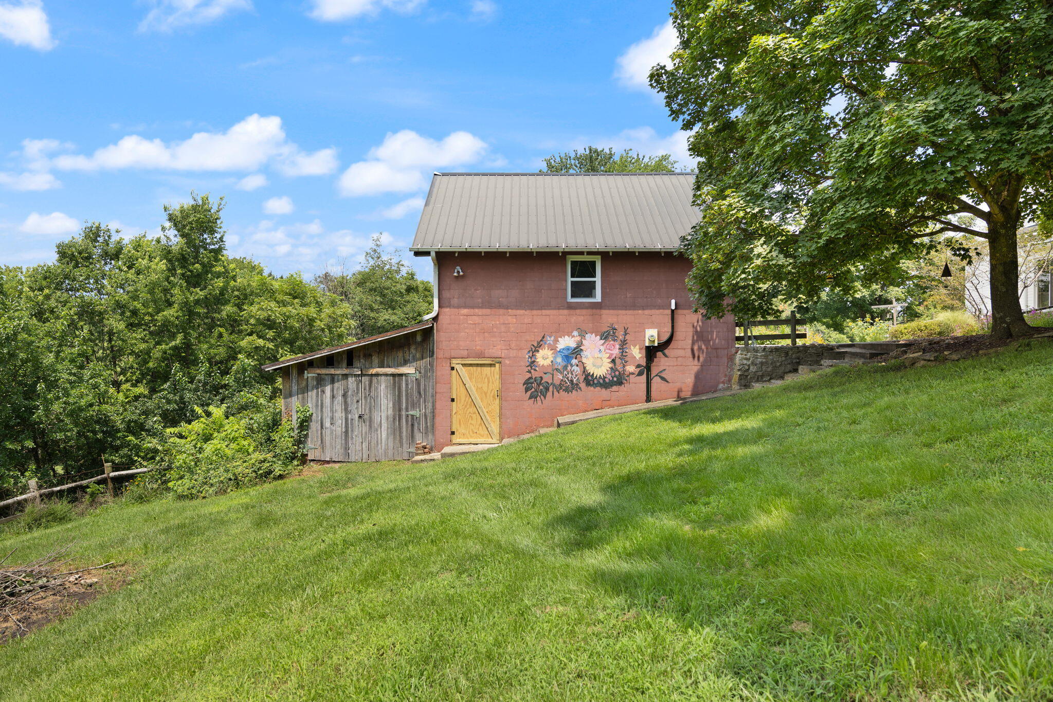 221 Somerset Street Property Photo 41