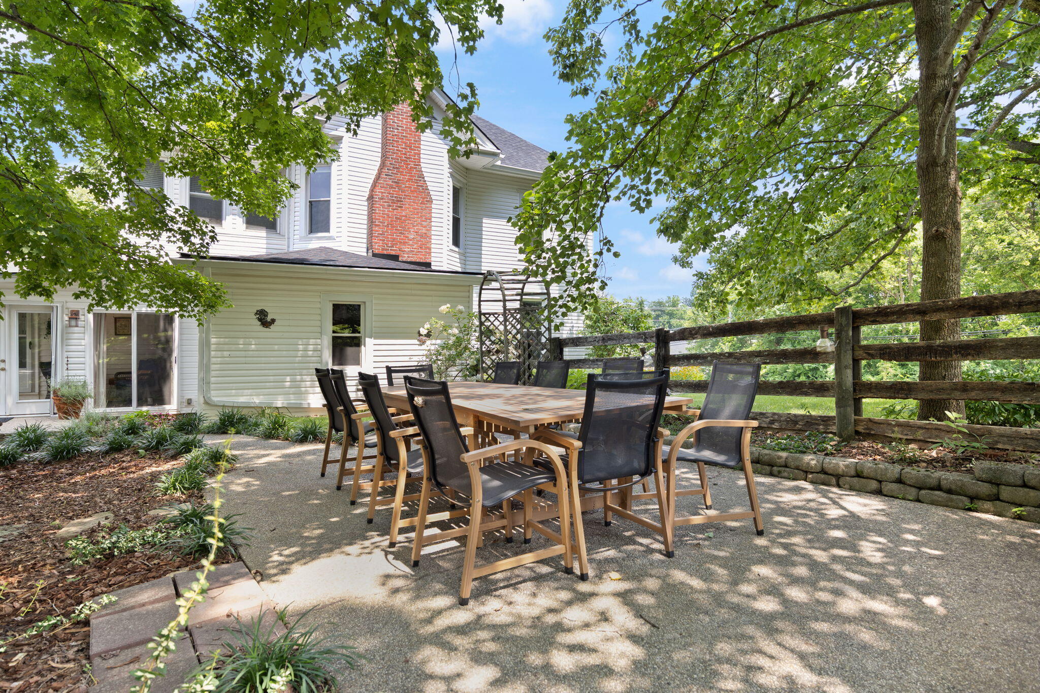 221 Somerset Street Property Photo 42