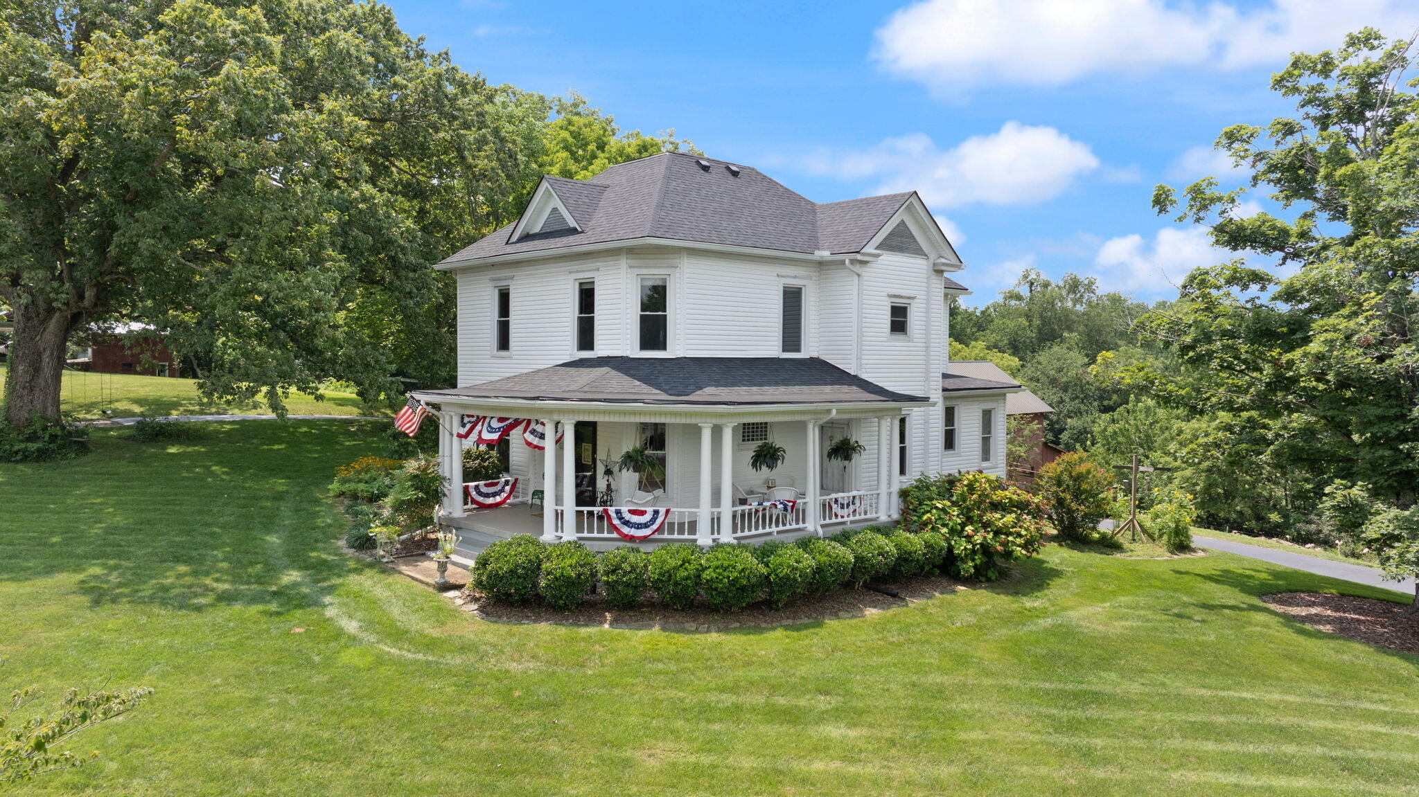 221 Somerset Street Property Photo 45