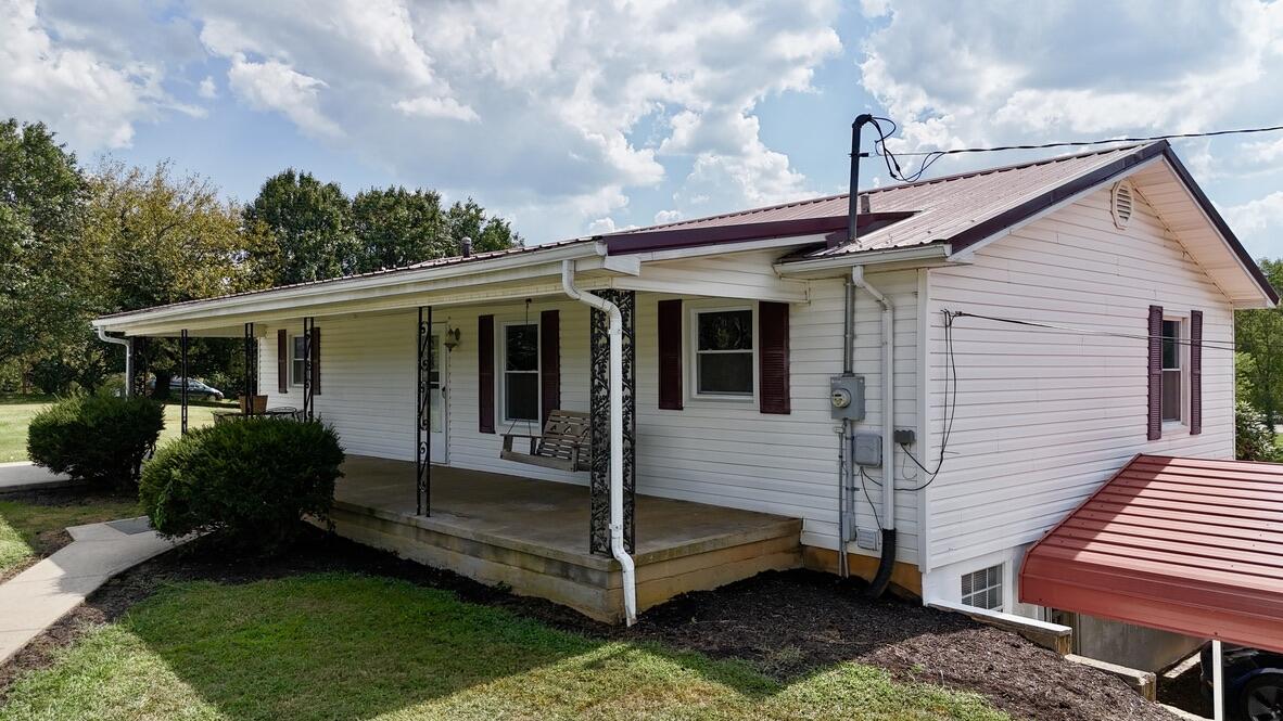 300 Eckstein Street Property Photo 6
