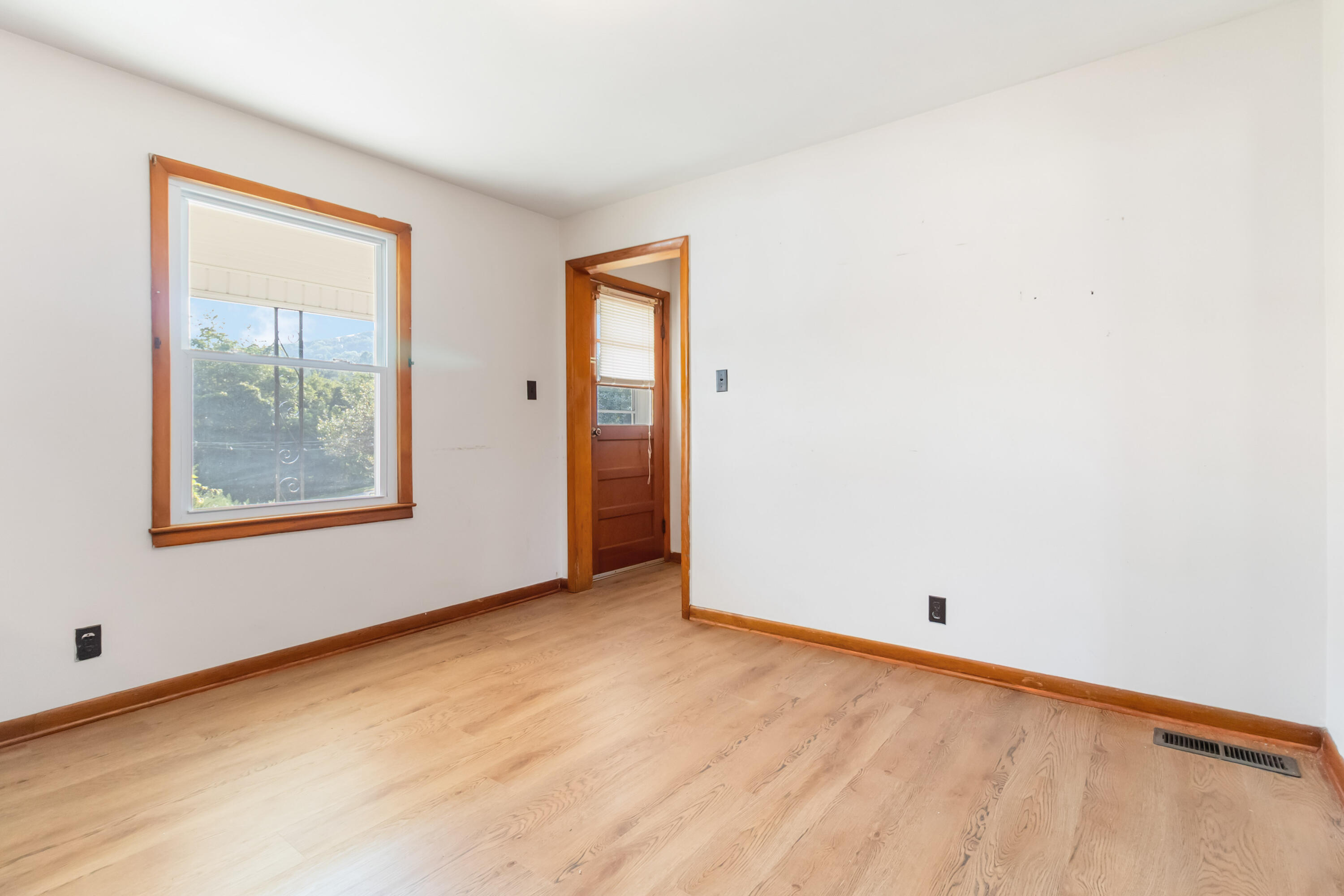 300 Eckstein Street Property Photo 19