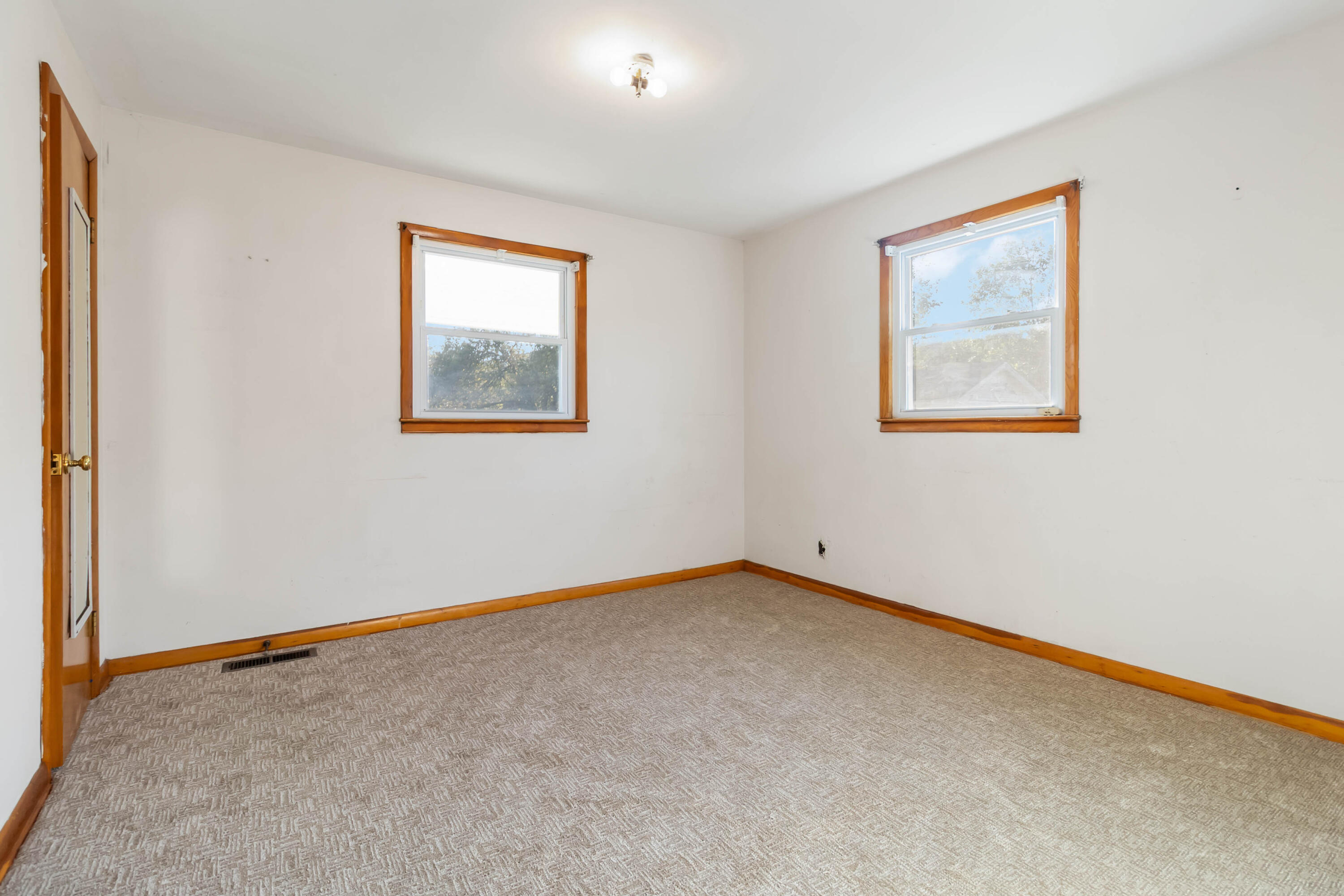 300 Eckstein Street Property Photo 26