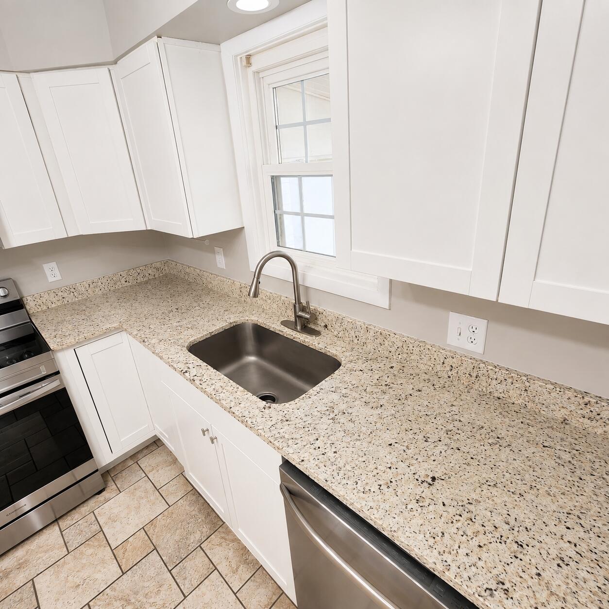 100 Waycross Street Property Photo 8