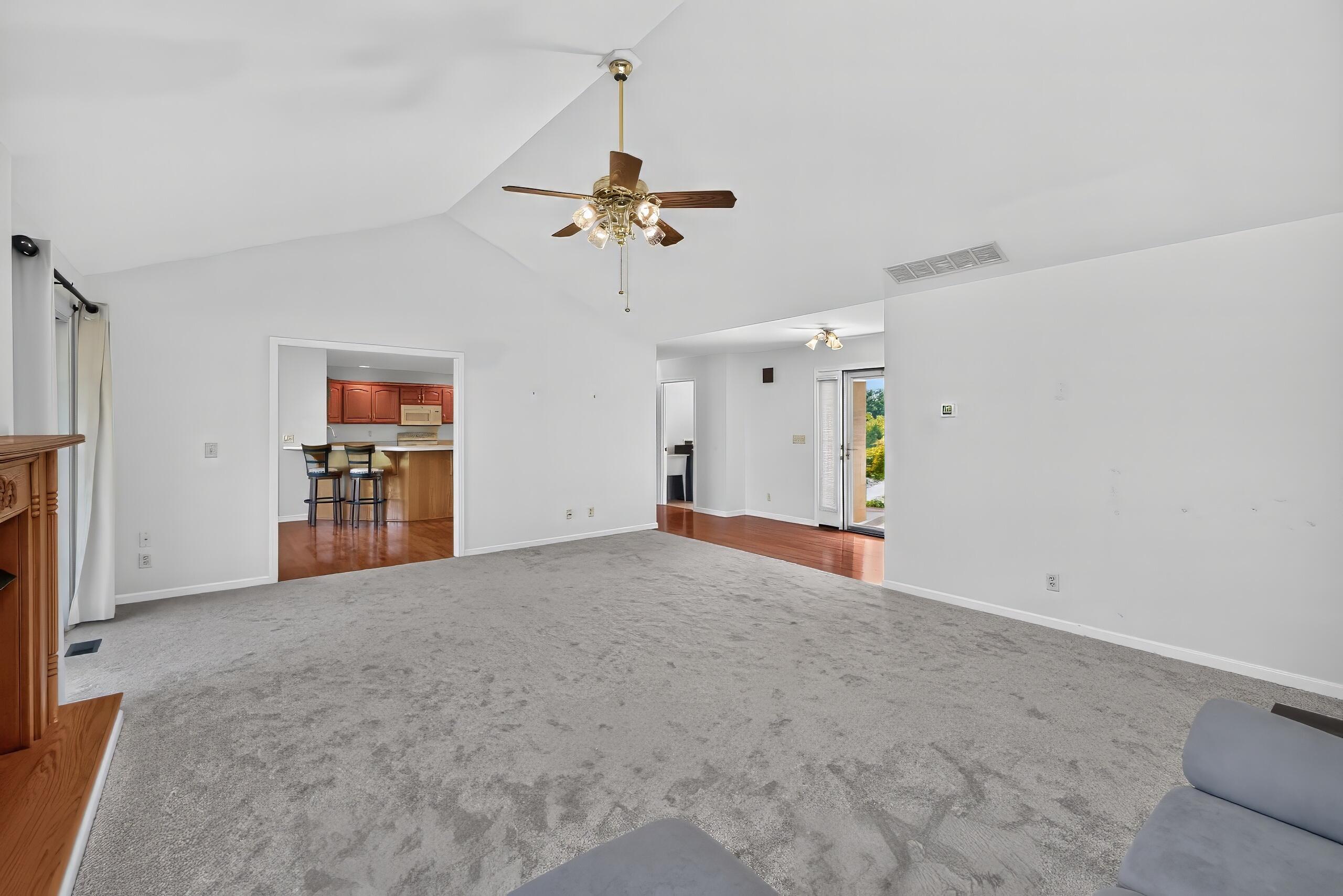 1050 Burnell Drive Property Photo 7