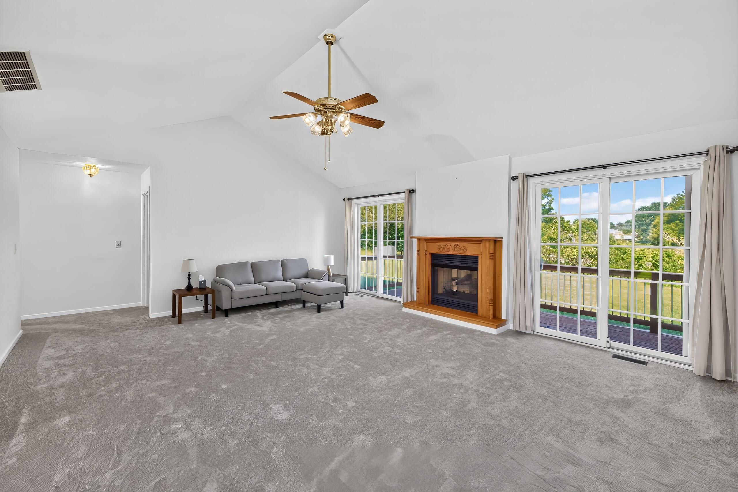 1050 Burnell Drive Property Photo 8