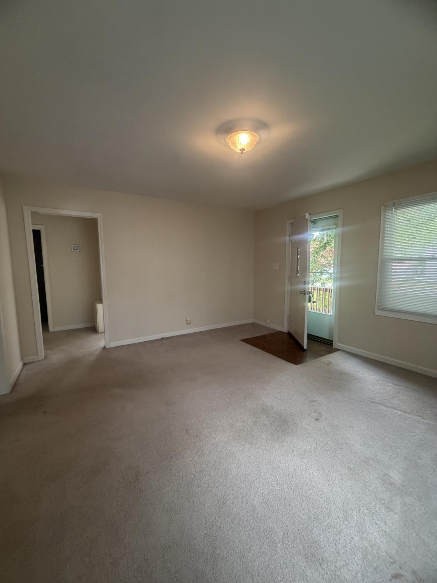 406 Crestview Drive Property Photo 9