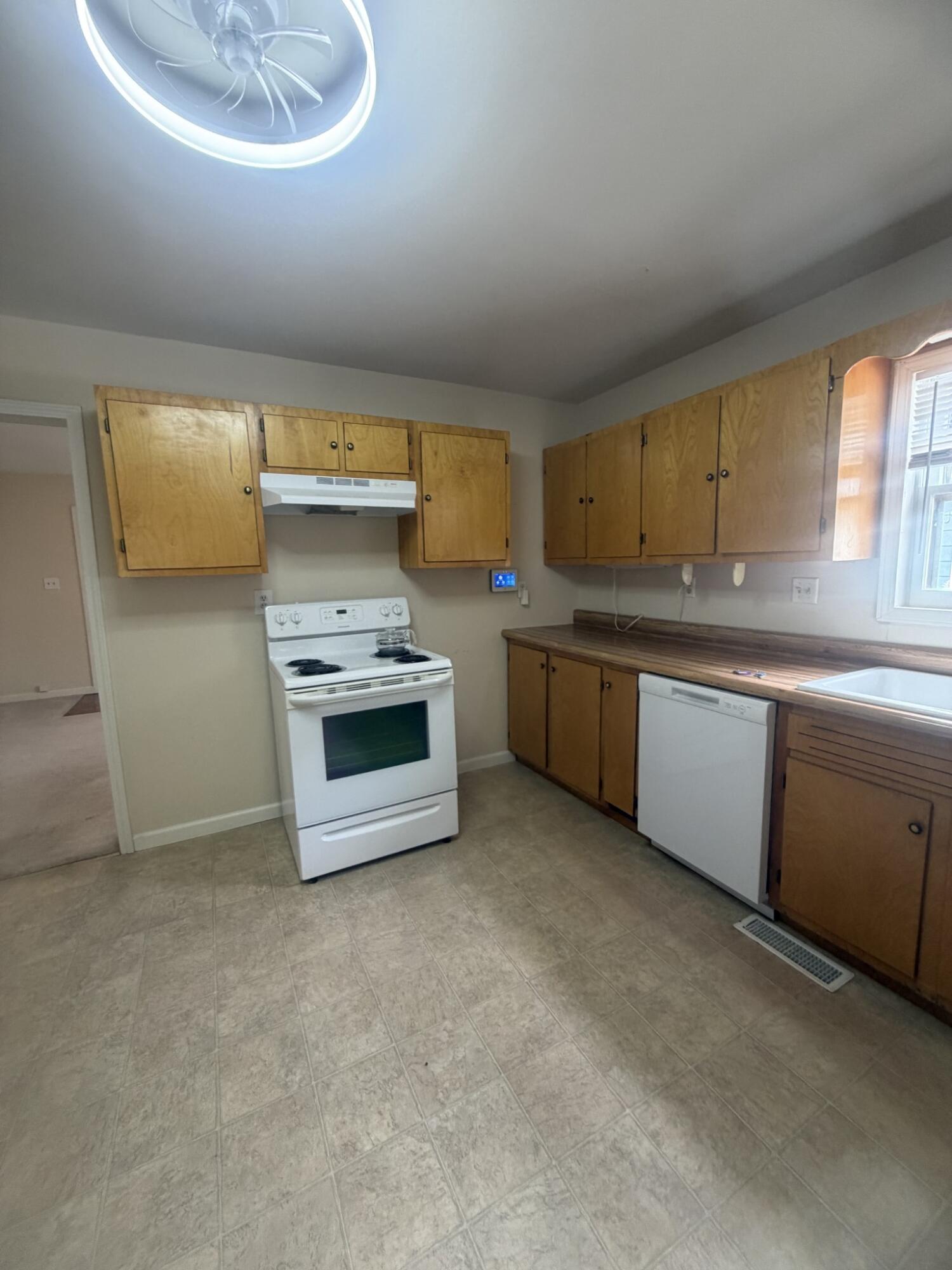 406 Crestview Drive Property Photo 12