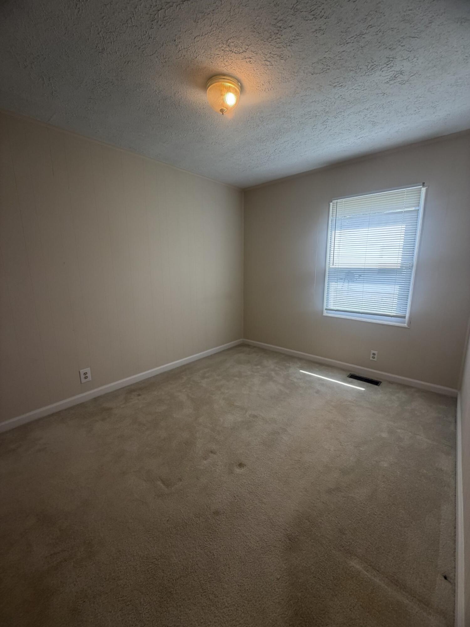 406 Crestview Drive Property Photo 23