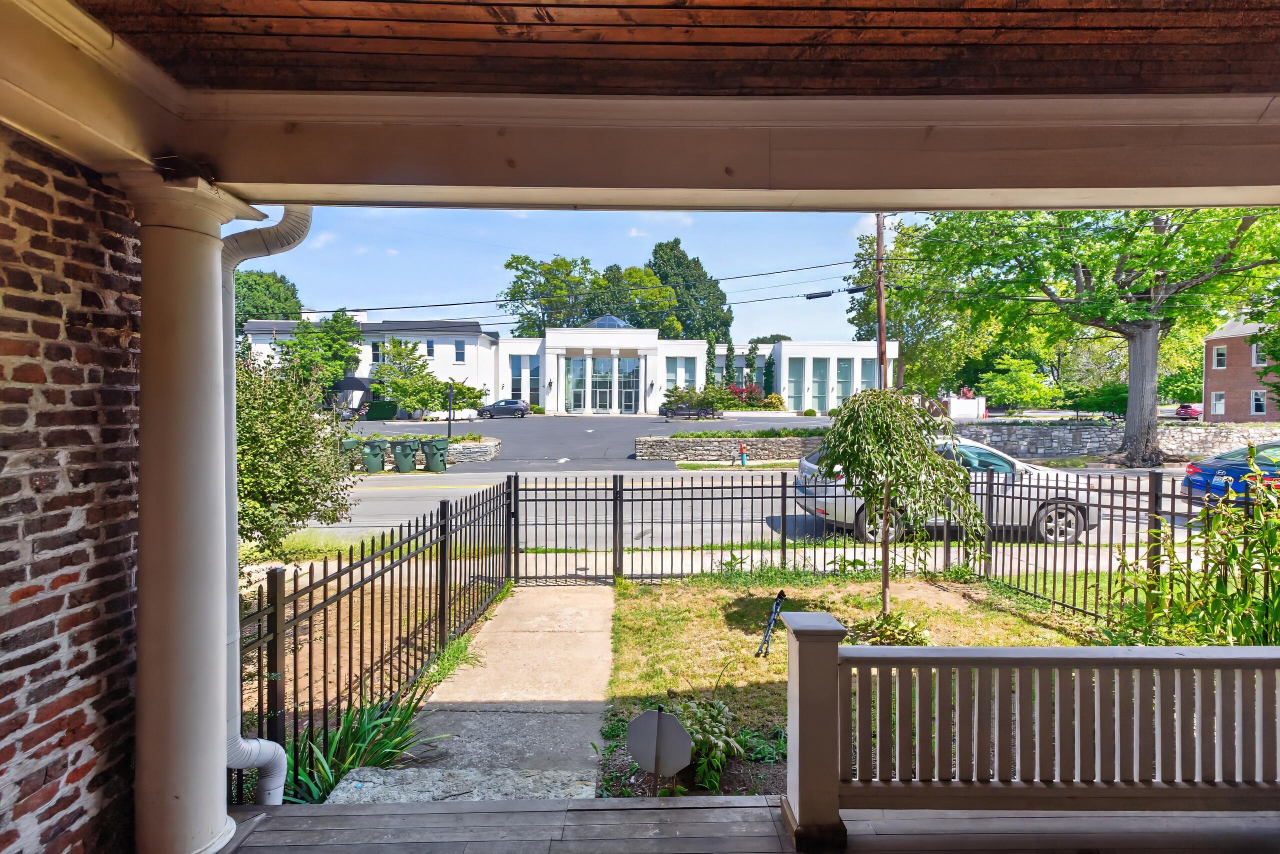 128 E Third Street Property Photo 6