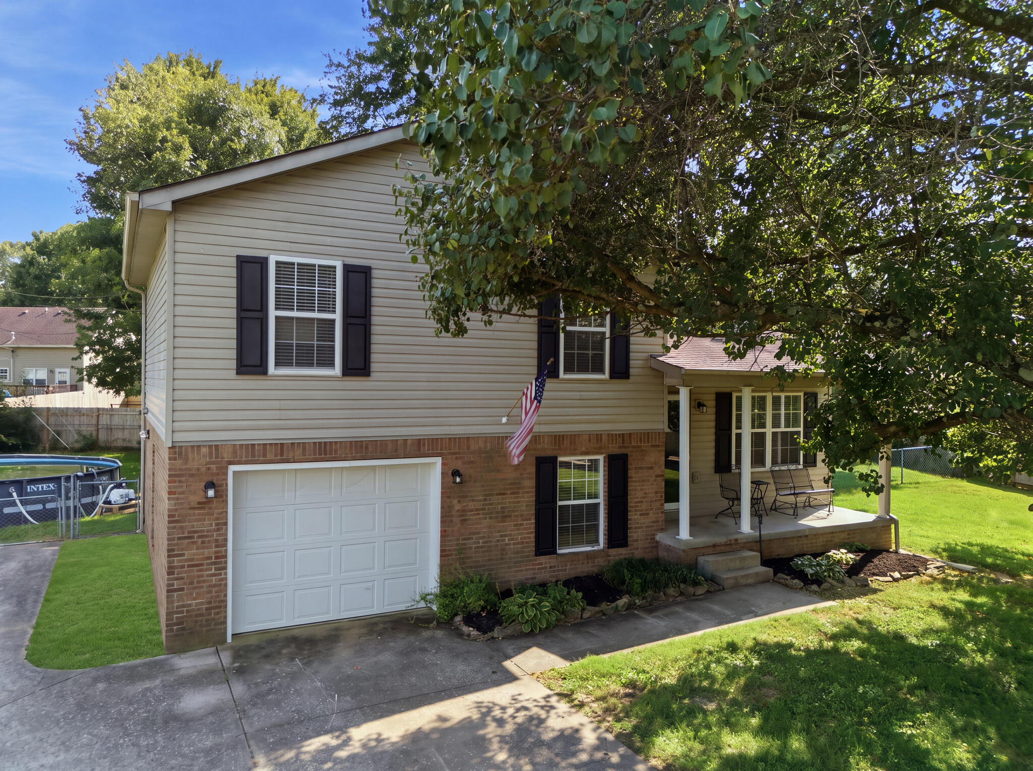 303 Cedar Way Property Photo 2