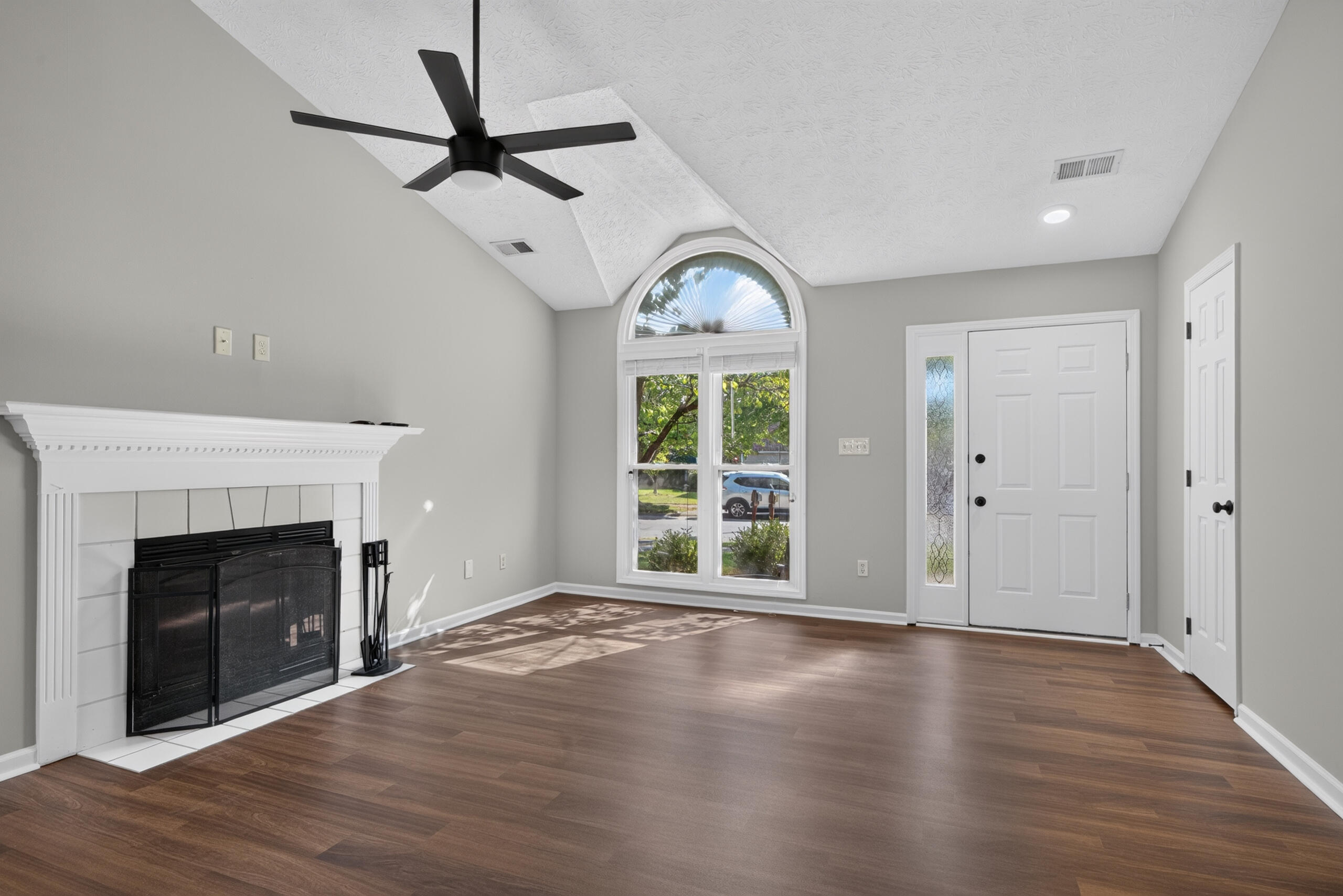 1141 Iron Lace Court Property Photo 4