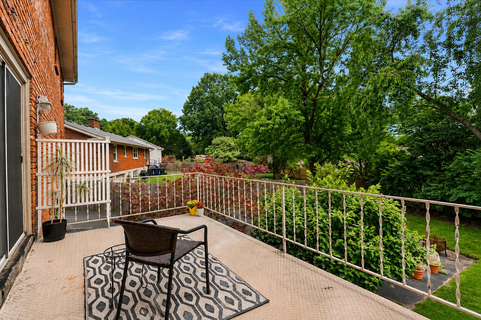 328 Leawood Drive Property Photo 32