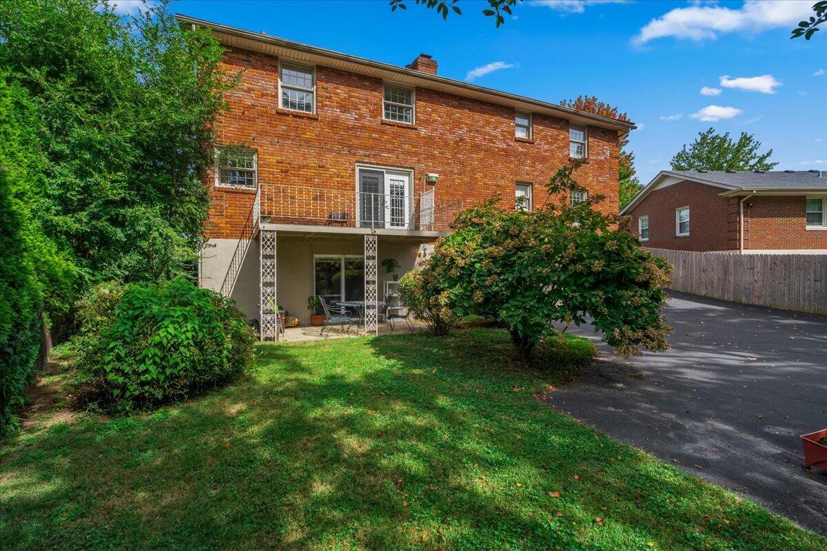 328 Leawood Drive Property Photo 34