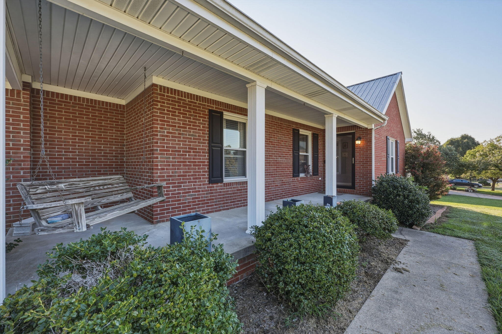 516 Chaucer Drive Property Photo 3