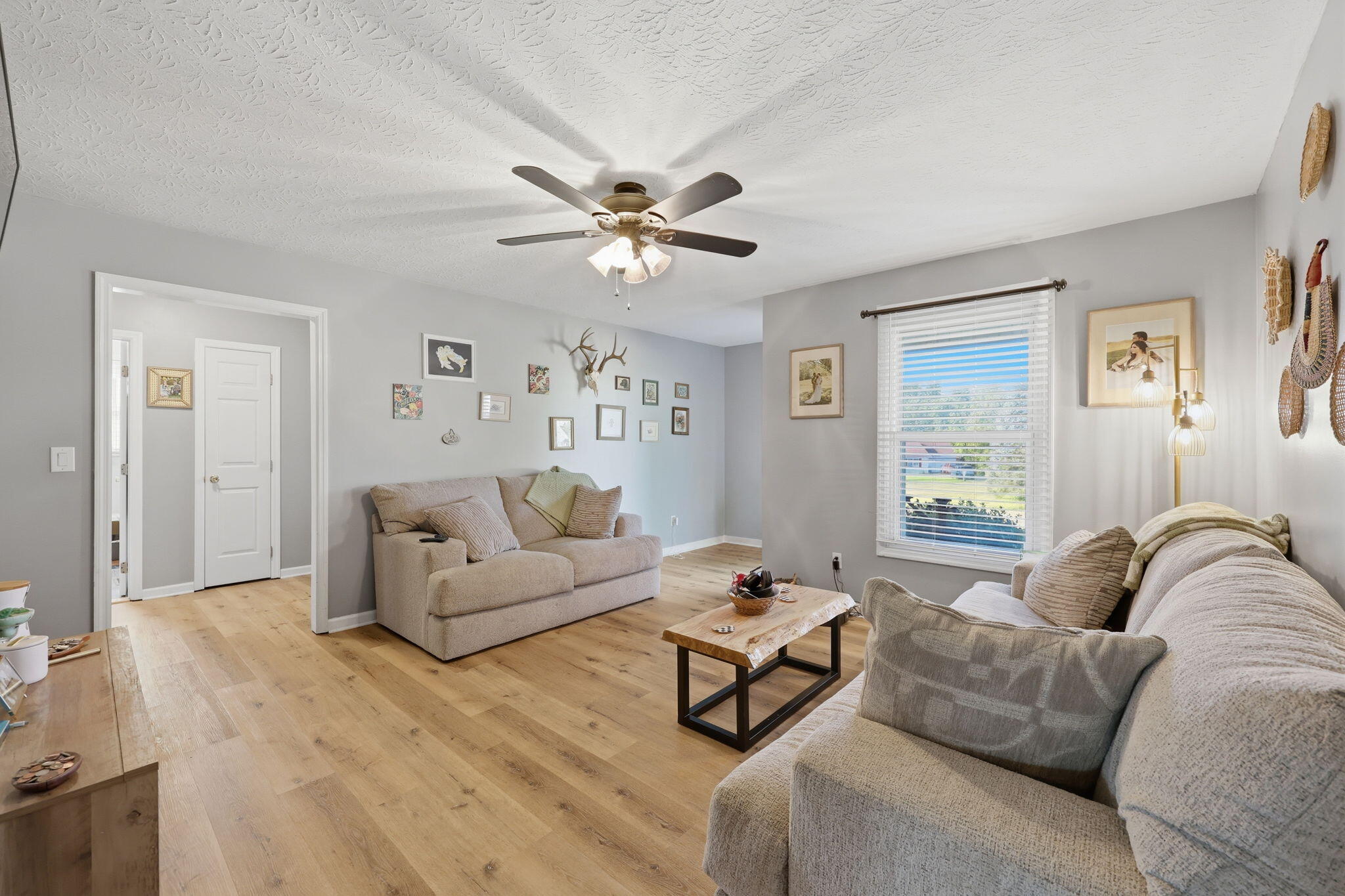 516 Chaucer Drive Property Photo 4