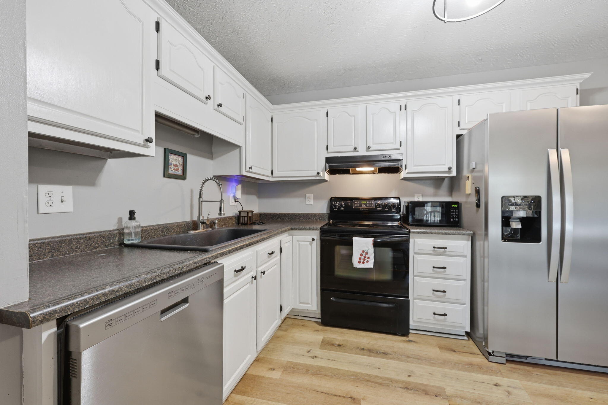 516 Chaucer Drive Property Photo 18