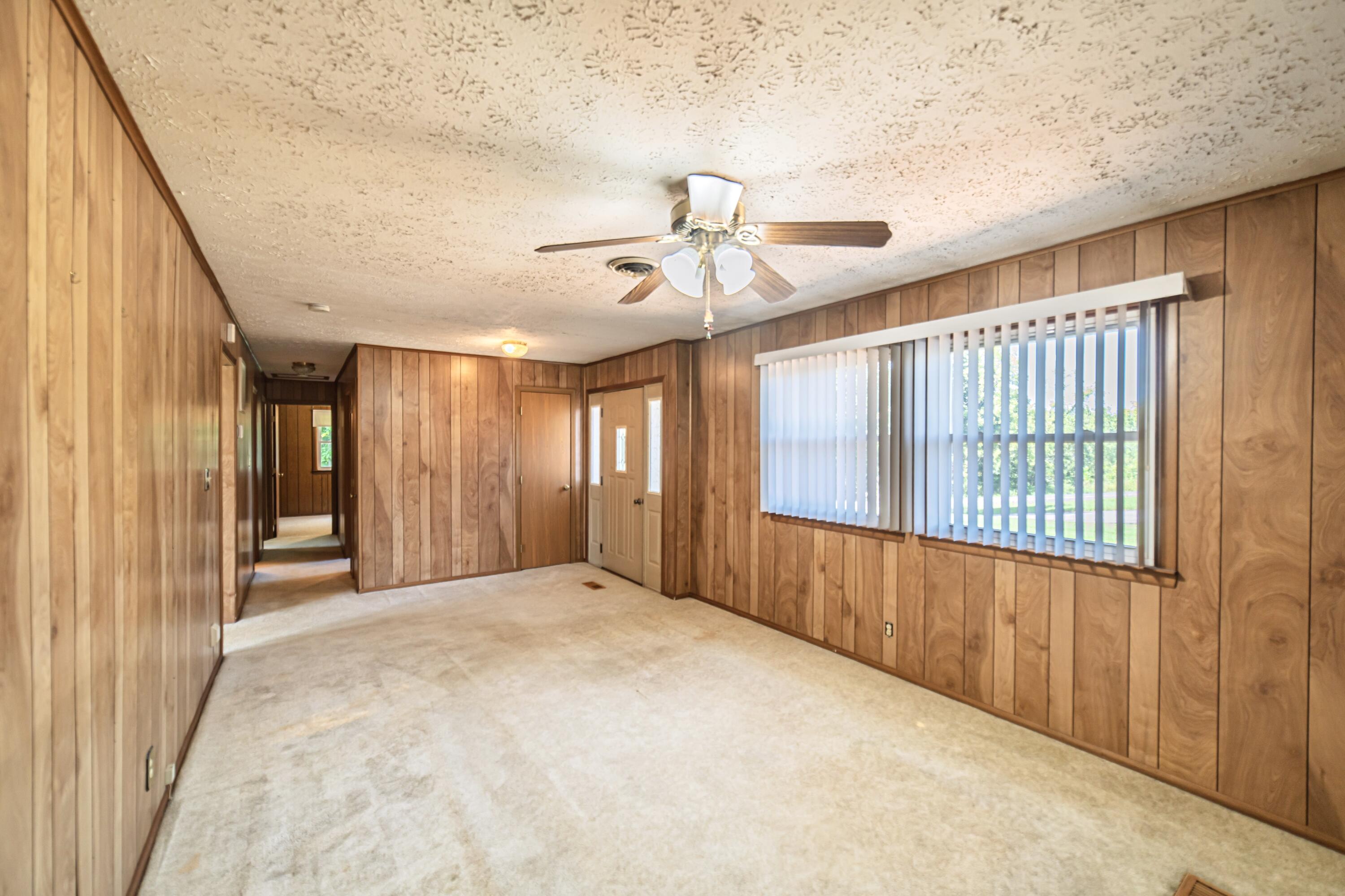 628 W Elm Street Property Photo 11