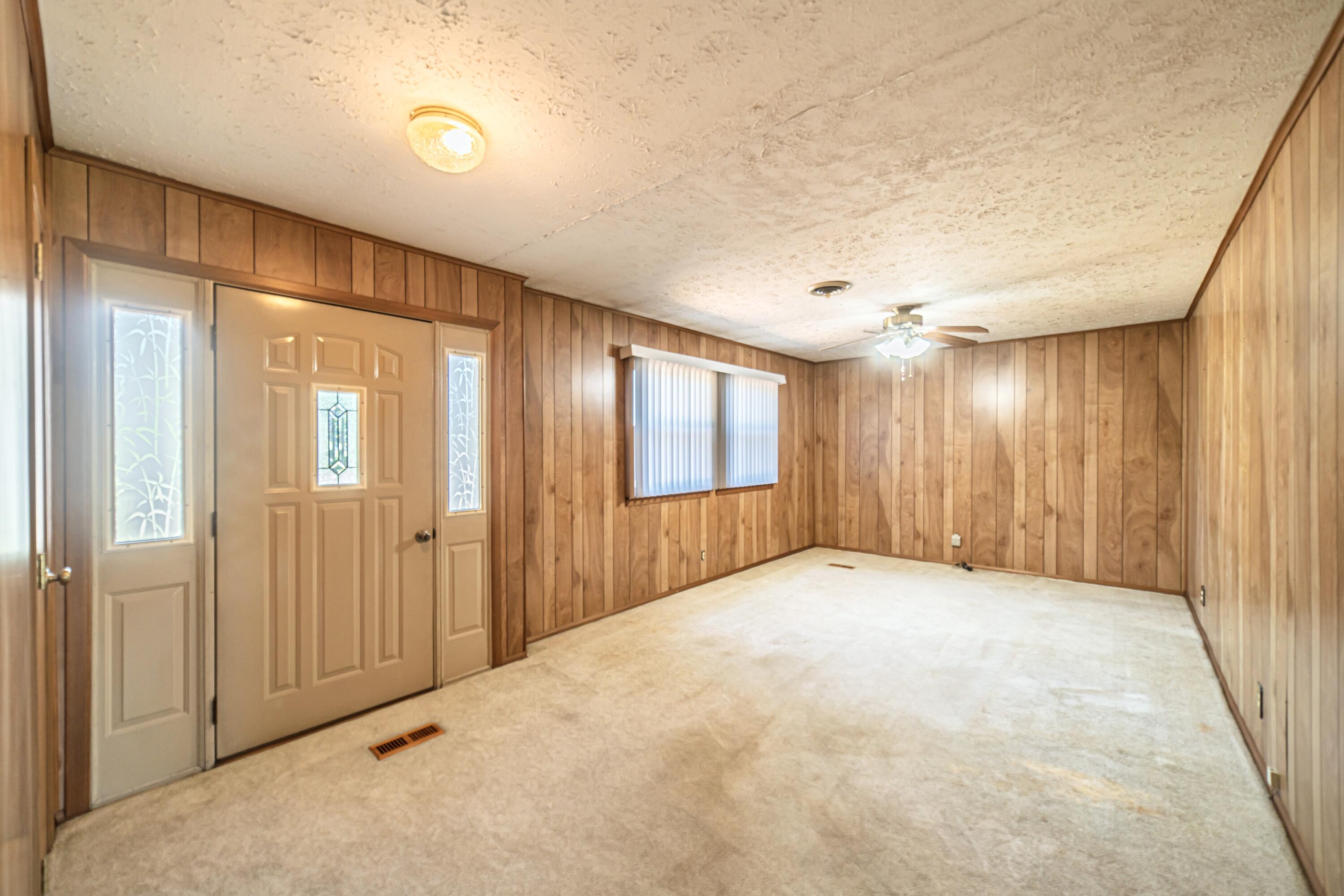 628 W Elm Street Property Photo 13
