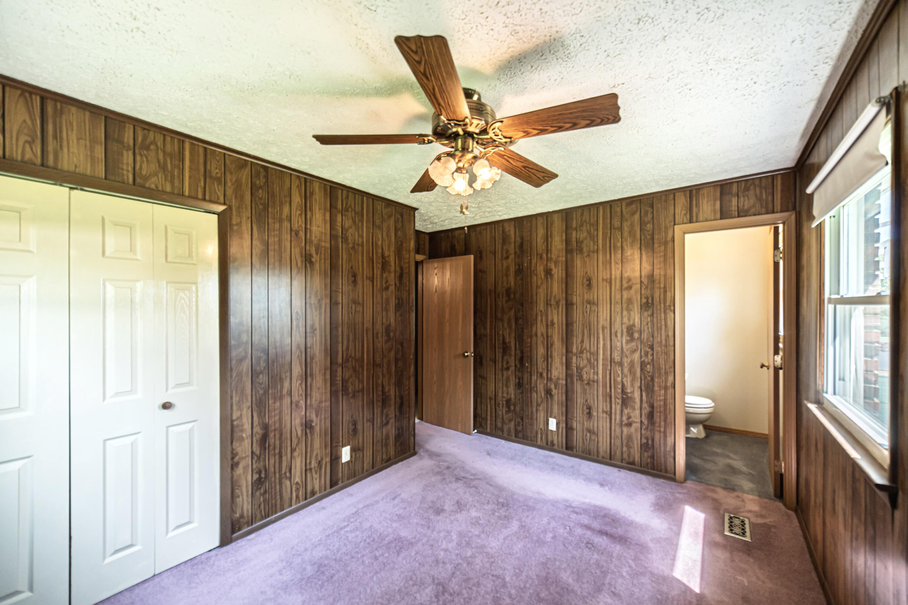 628 W Elm Street Property Photo 15